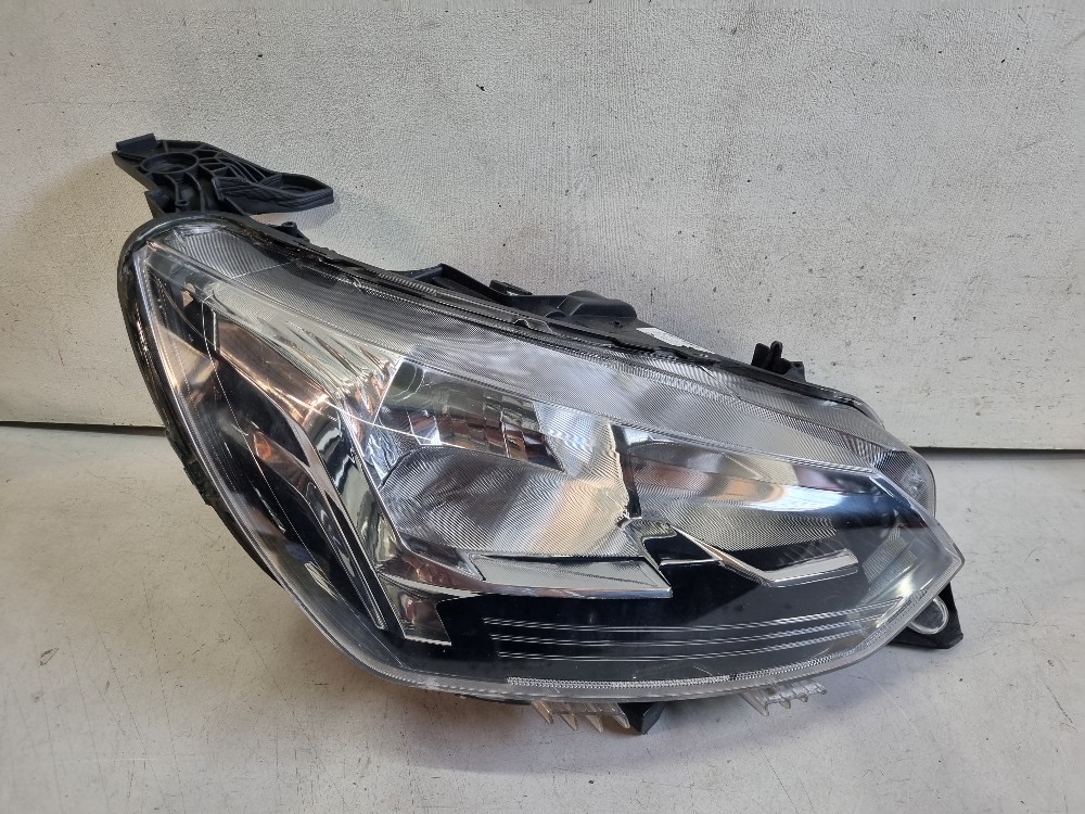 Farol Direito Sem Led Peugeot 208 2020/2024 Recuperado Orig. 1