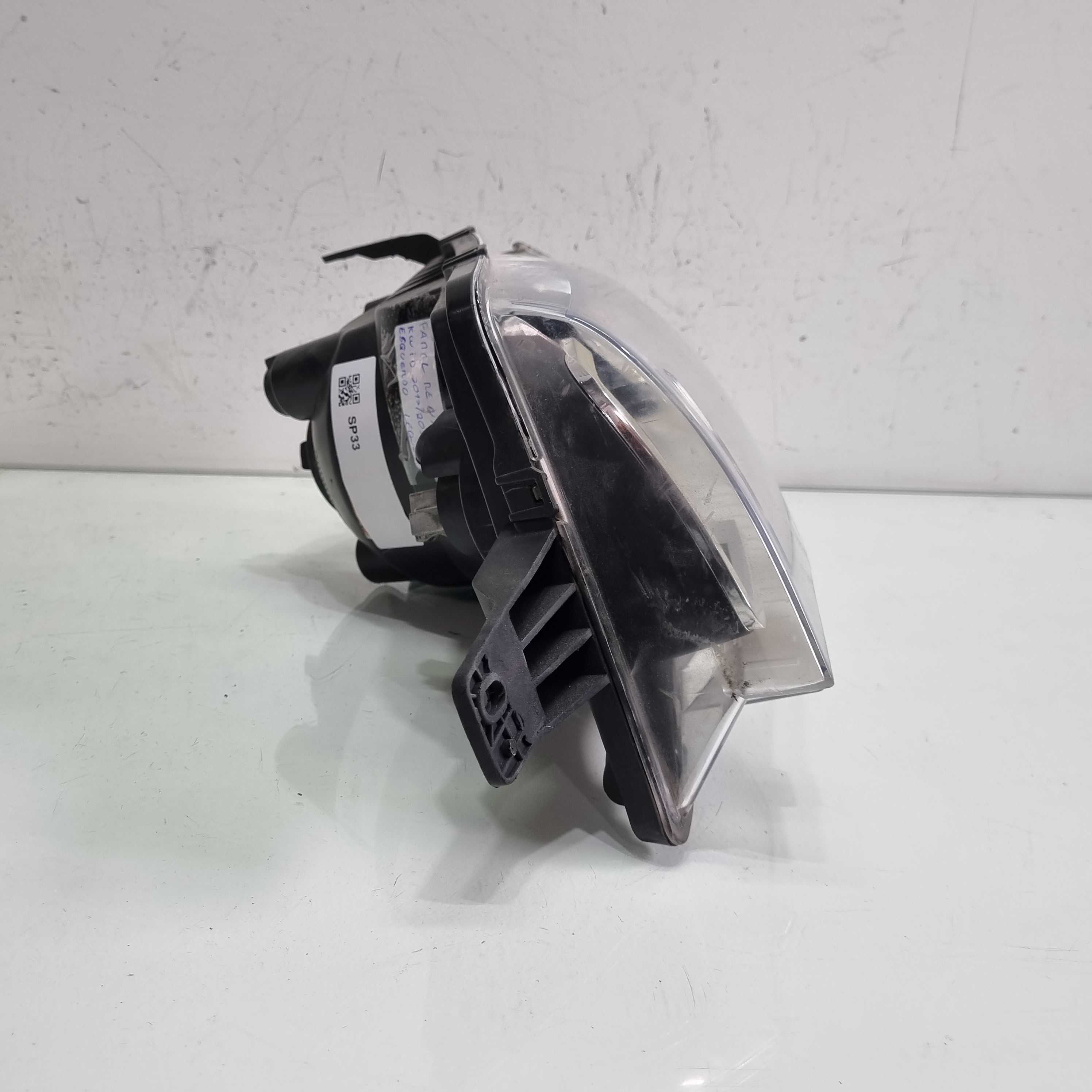 Farol lado esquerdo Renault Kwid mascara negra 2017/2021 1