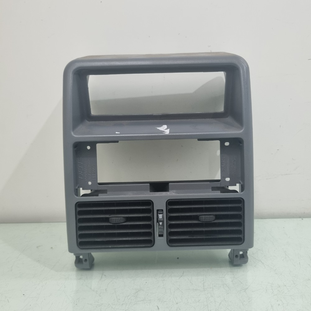 Moldura central do painel Fiat Uno Fire 2005/2012