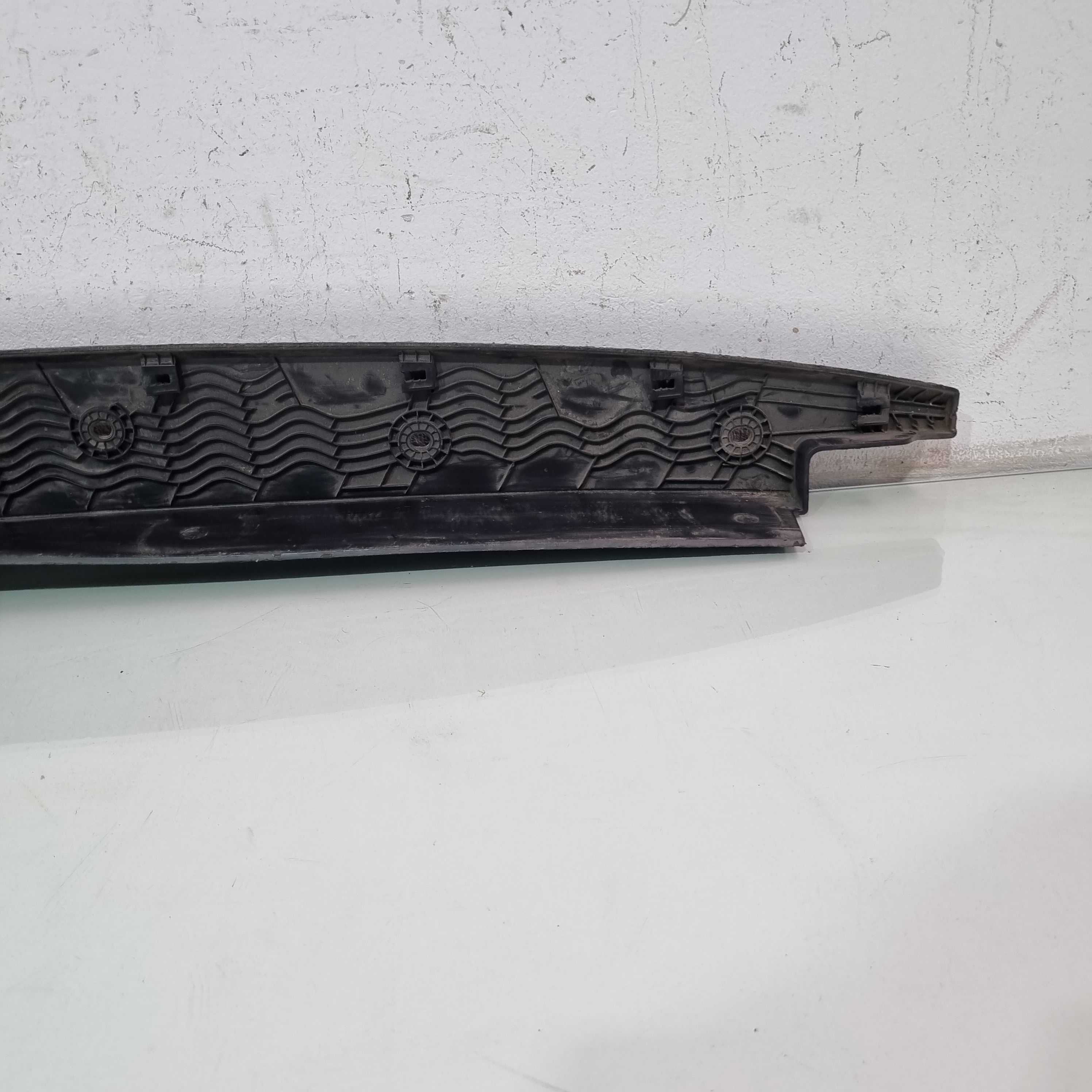 Moldura Superior Da Tampa Traseira Fiat Strada 2020/2023 6