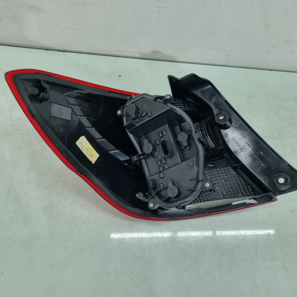 Lanterna Lado Direito Fumê Ford KA Hatch 2018 à 2023 4