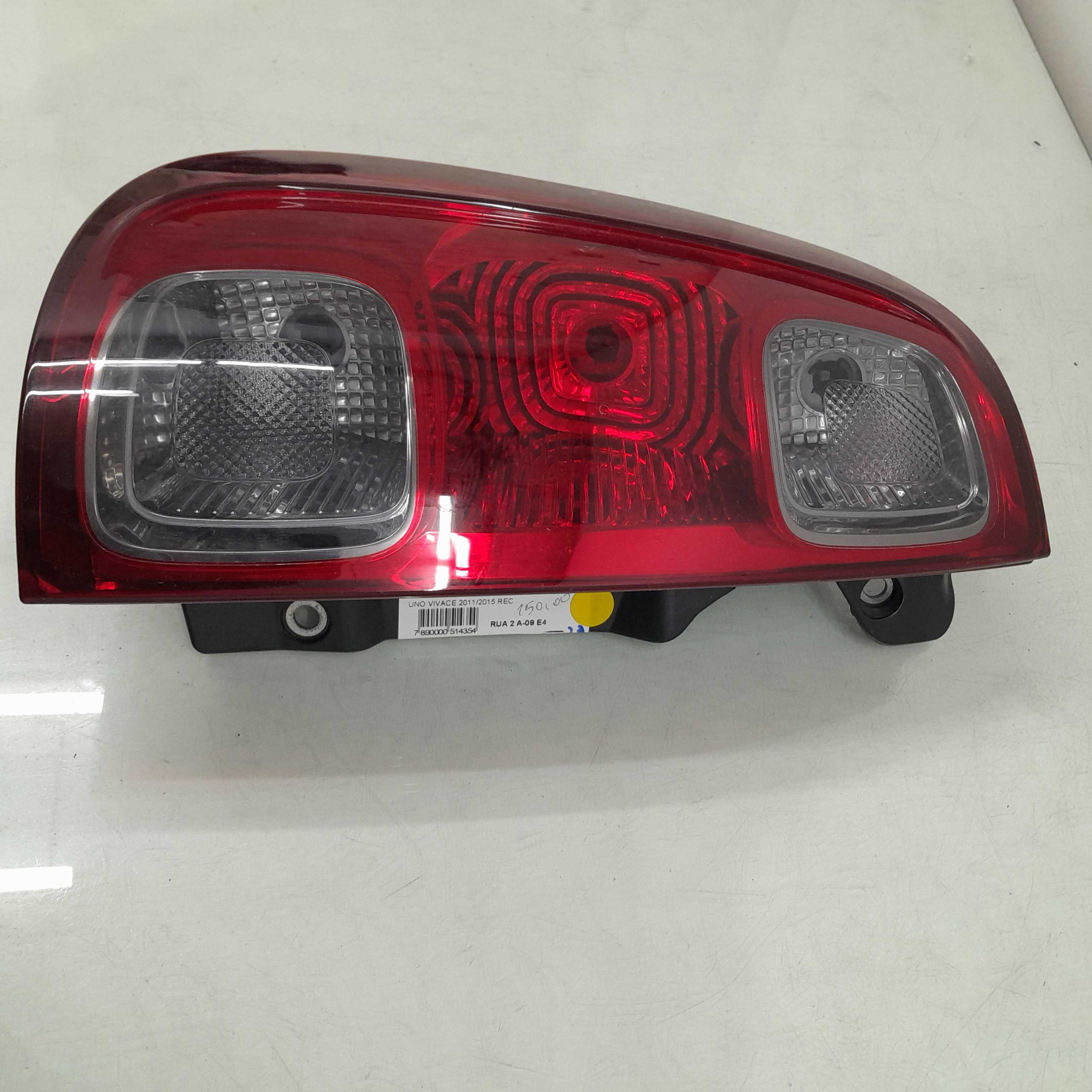 Lanterna Do Lado Esquerdo Fiat Uno Vivace Modelos 2011/2015 3