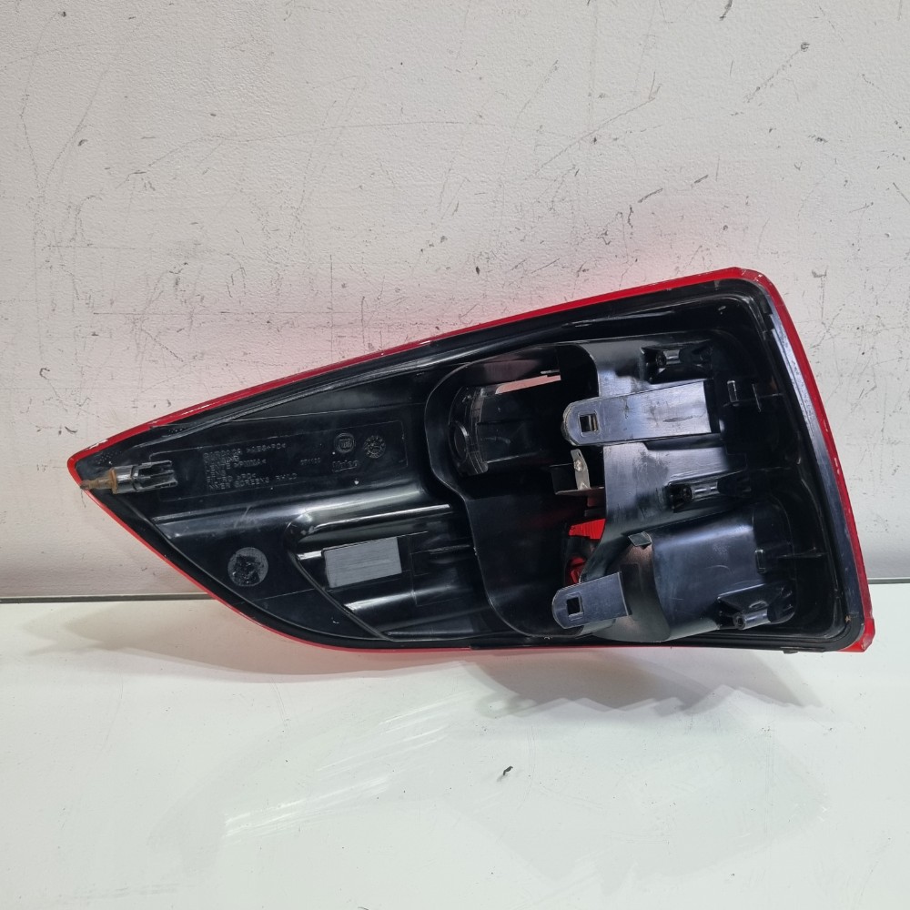 Lanterna Traseira Direita Fiat Strada 2014/2019 Direito/passageiro 4
