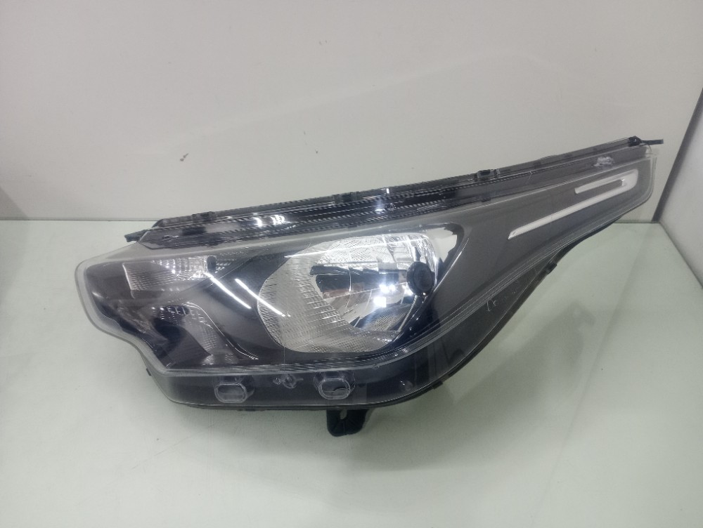 Farol Esquerdo Sem Led Fiat Strada 2020/2024 Recuperado