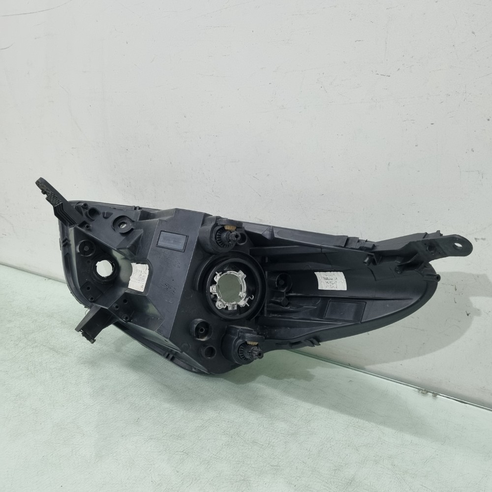 Farol Direito M.Negra Ford KA 2015/2018 Recuperado 4