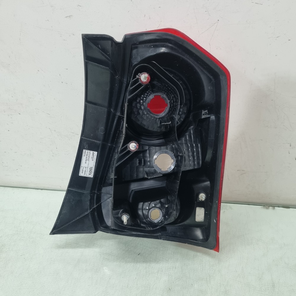 Lanterna Traseira Esquerda Toyota Etios Hatch 2013/2018 Ori. Esquerdo/motorista 4