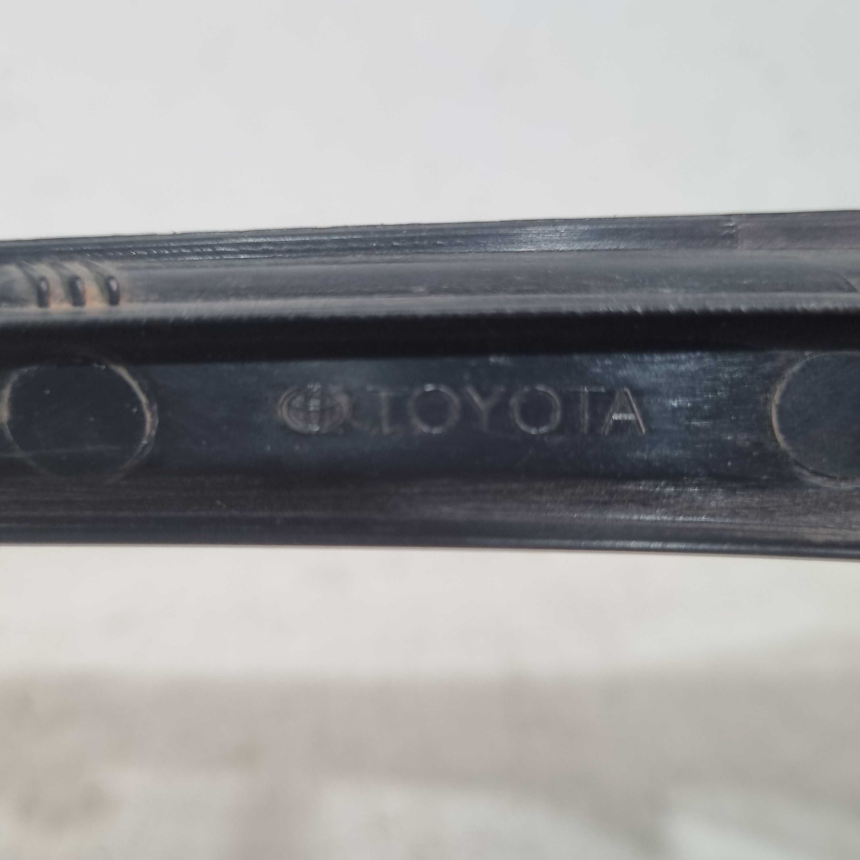 Moldura Farol De Milha Direito Toyota Sw4 Modelos 2021/2023 Preto Direito 7