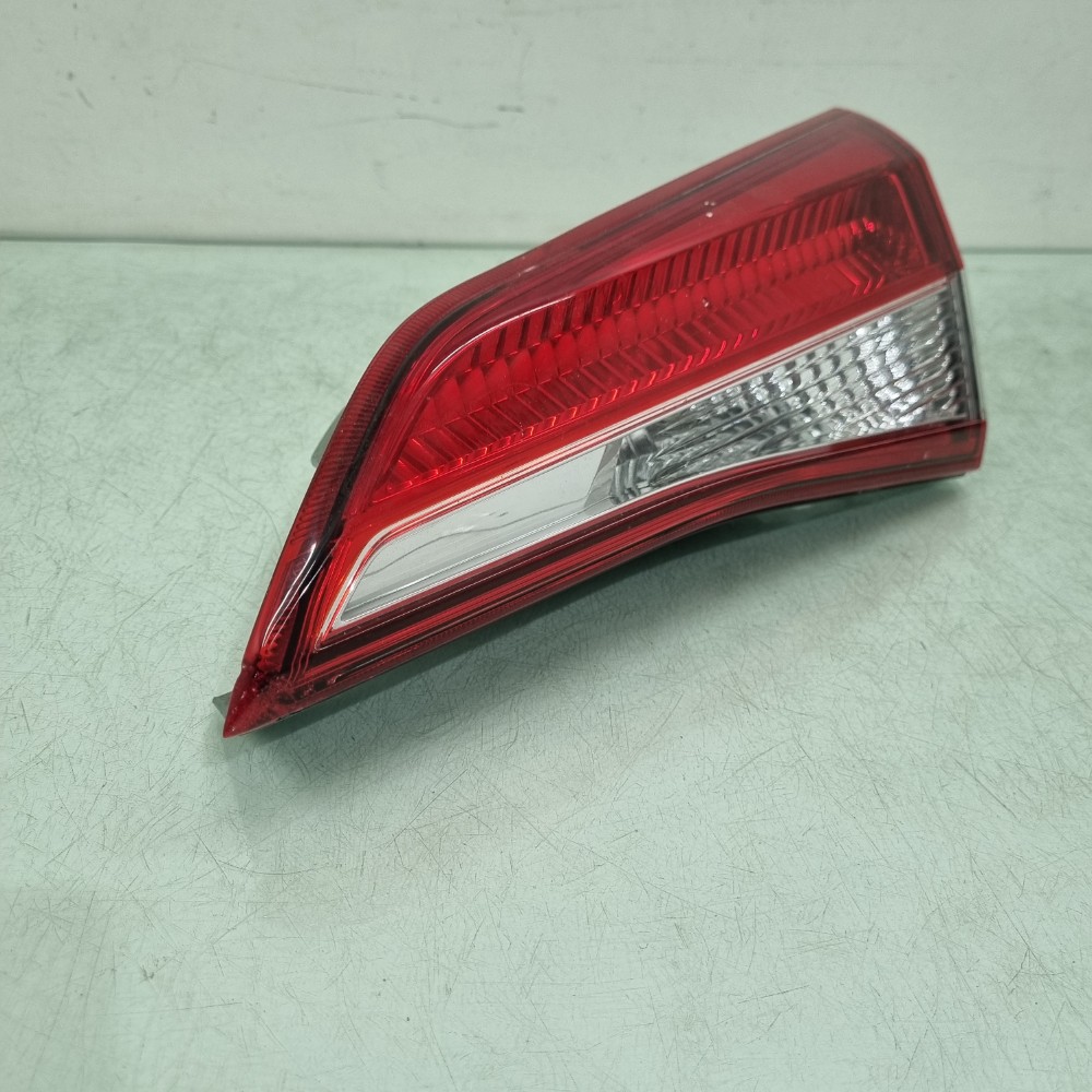 Lanterna Direita Tampa Traseira Yaris Sedan 2017/2022 Usado. 2