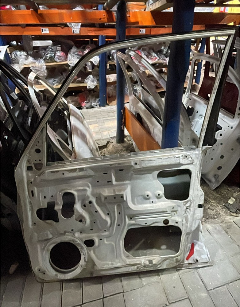 Porta Dianteira Direita Mitsubishi Pajero Tr4 2008/2012 Dianteira Direito Branca 1