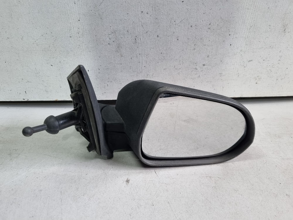 Retrovisor direito Manual Chevrolet Onix 2013/2018 usado