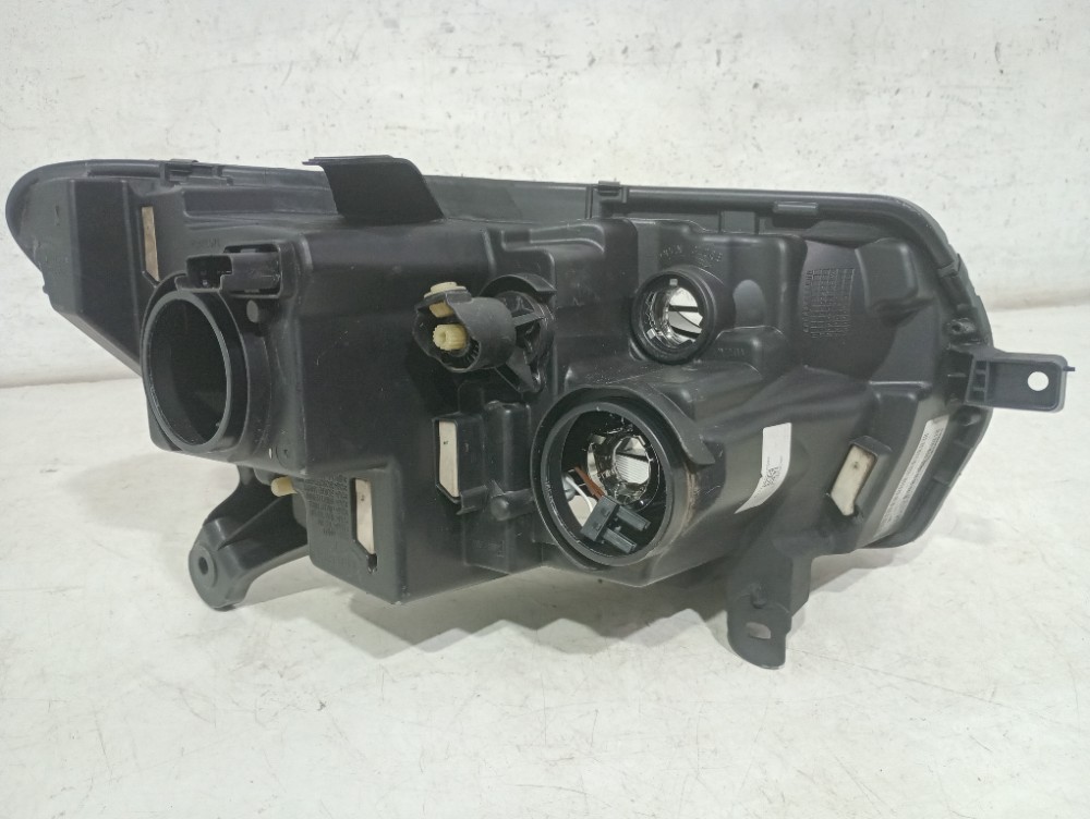 Farol esquerdo LED Sandero 2020/2024 11
