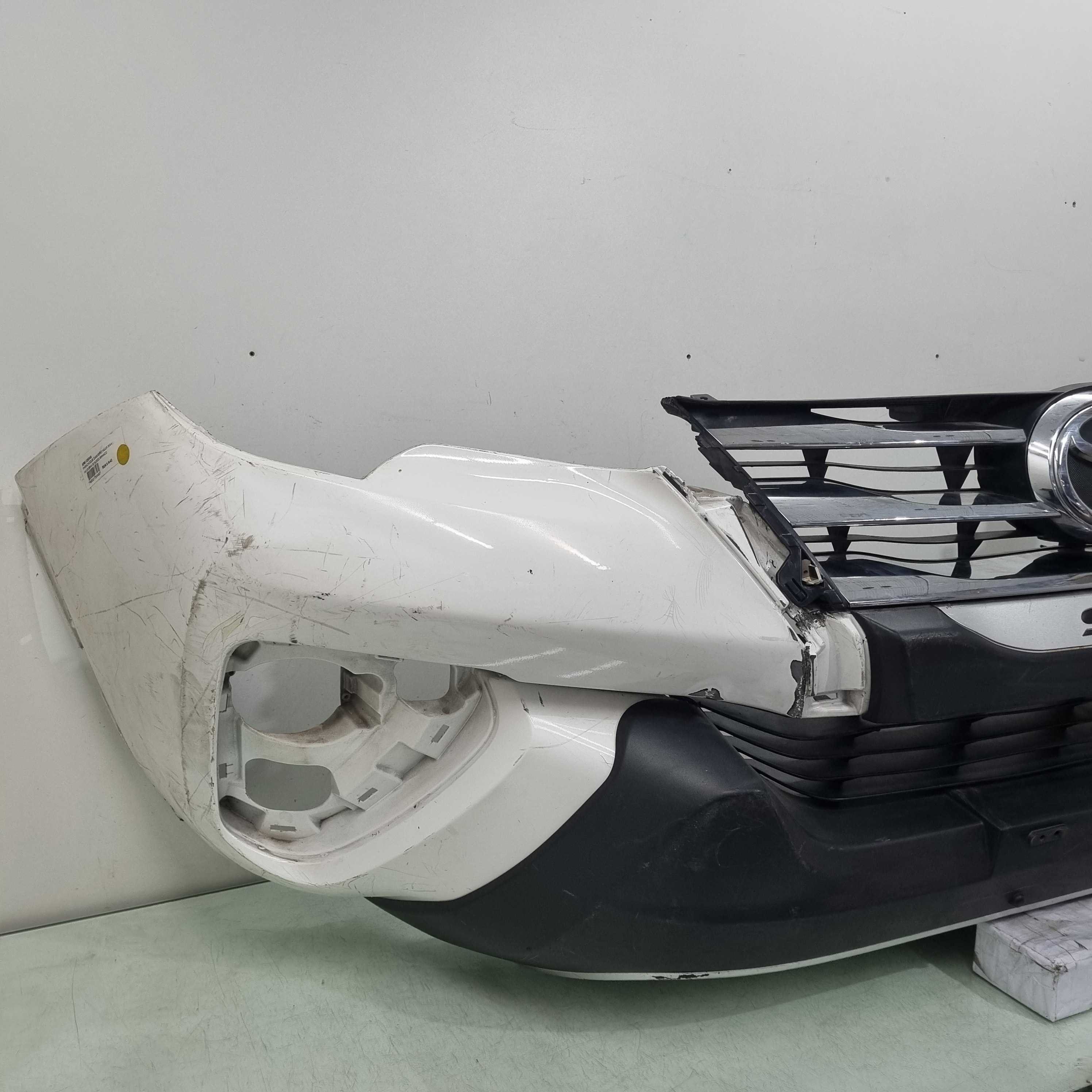 Para-choque Dianteiro Toyota Hilux Sw4 2017 / 2020 Seminova. 3