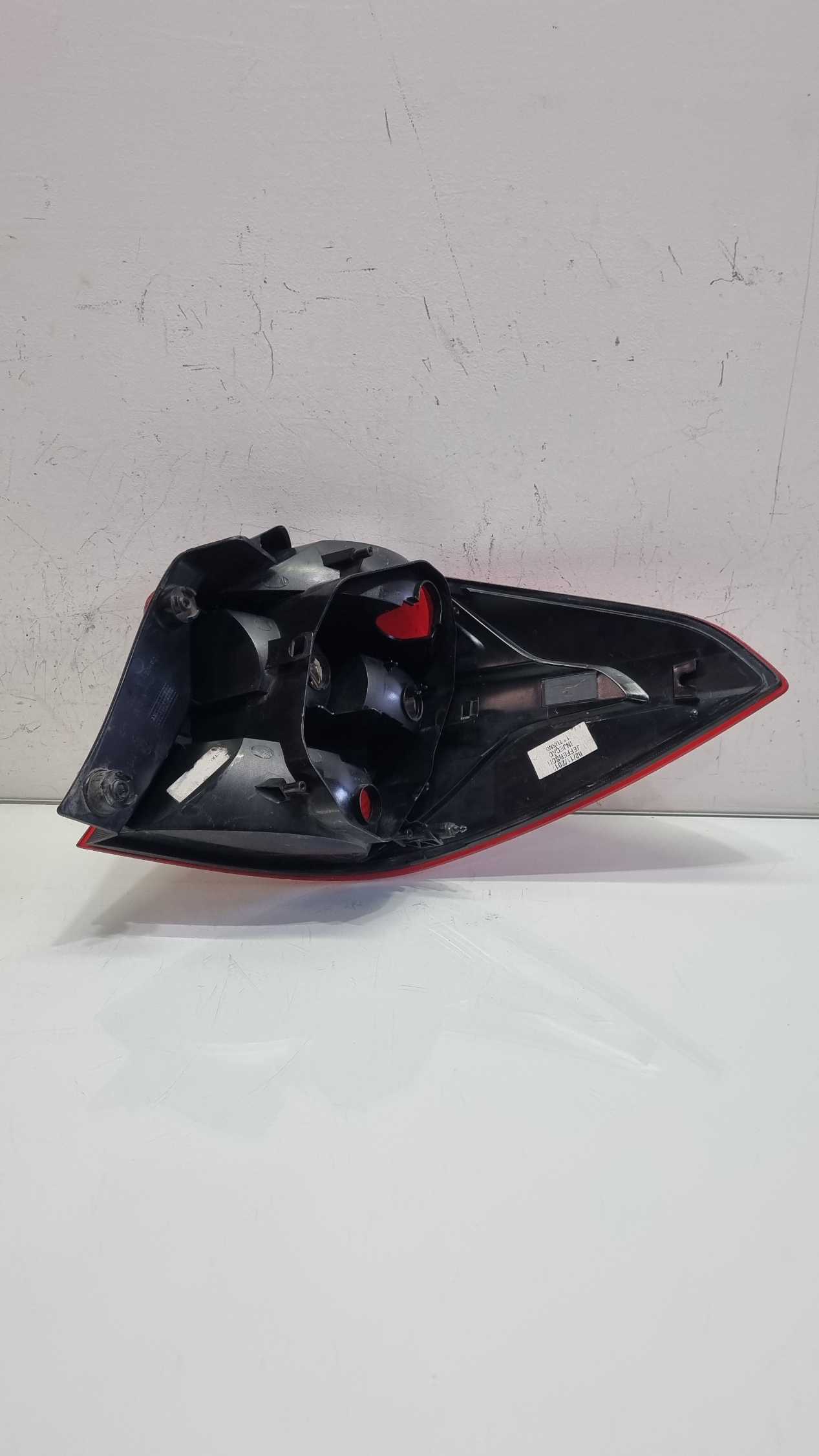 Lanterna lado esquerdo Ford KA Sedan modelo 2015/2018 4
