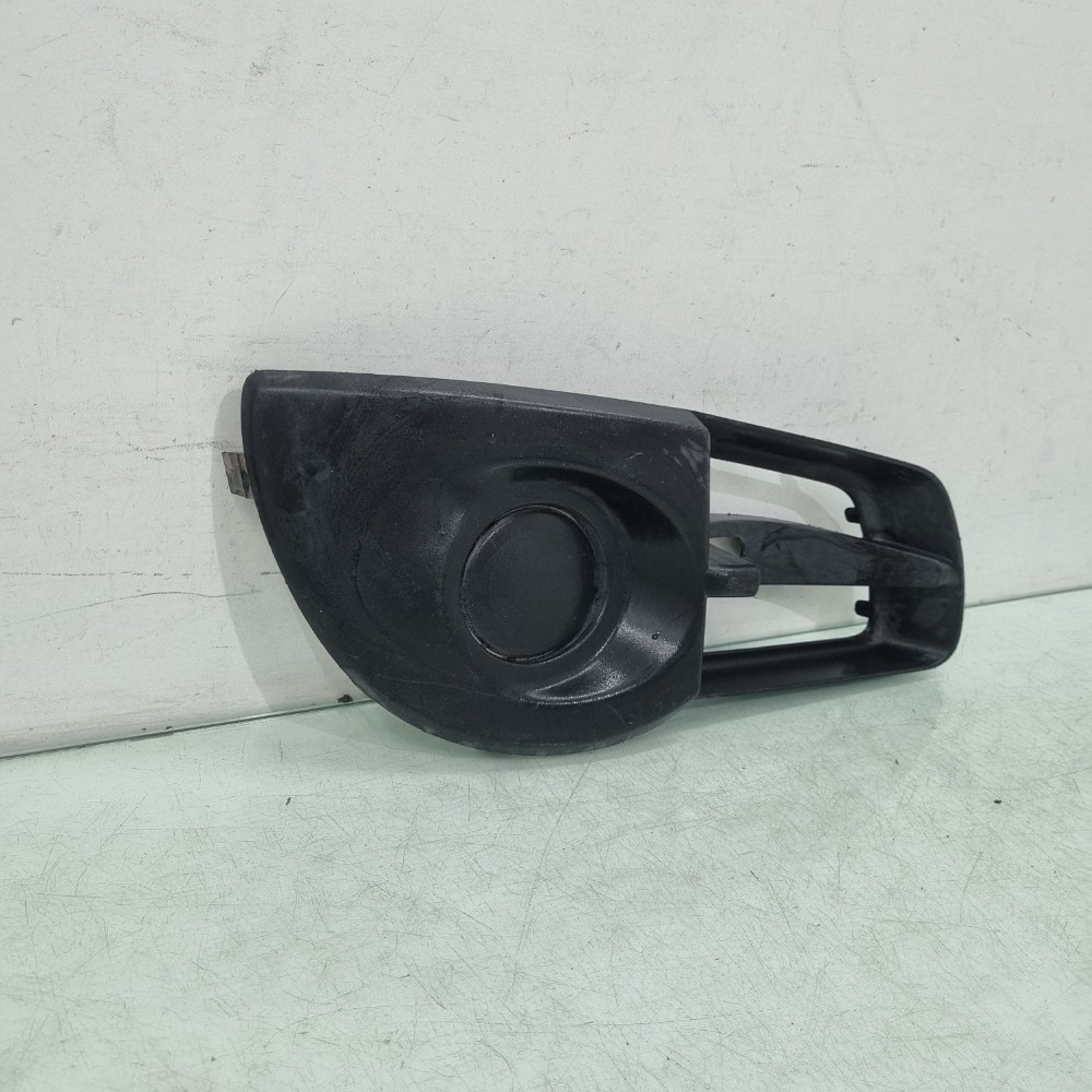 Moldura Do Cibié Direito Chevrolet Montana 2013/2016 2