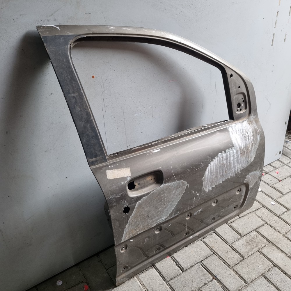 Porta Dianteira Do Lado Direito Fiat Uno Way 2010/2015 Dianteira 2