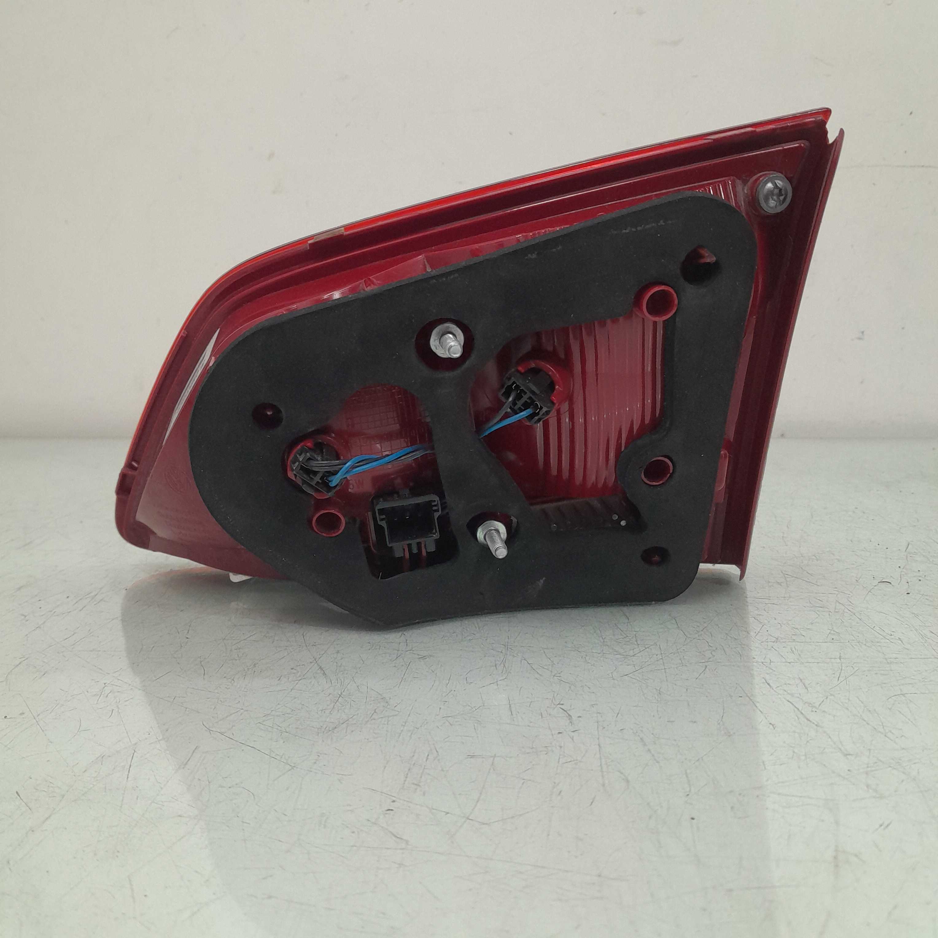 Lanterna Esquerda Tampa Volkswagen Passat Cc 2012/2015 4
