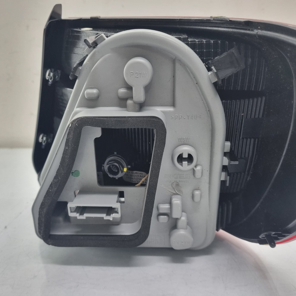Lanterna Esquerda Fume C/borda Volkswagen Gol Gvi 2013/2016 Esquerdo/motorista 5