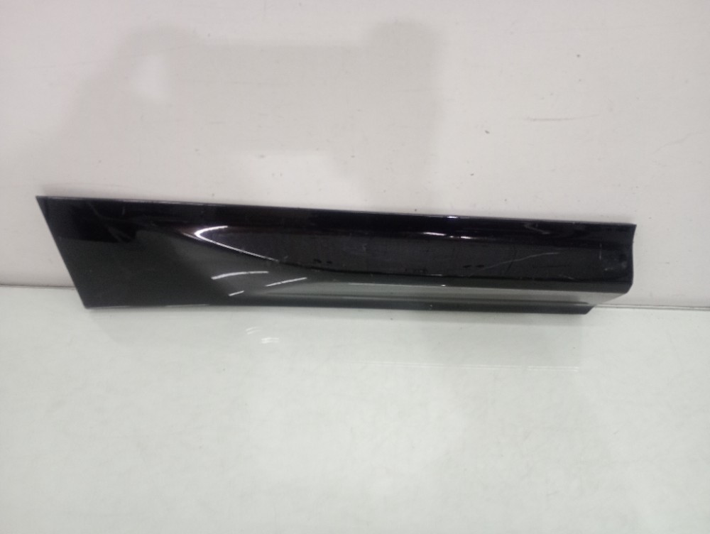 Aplique Da Porta Traseira Direita Volvo Xc60 2018/2023 2