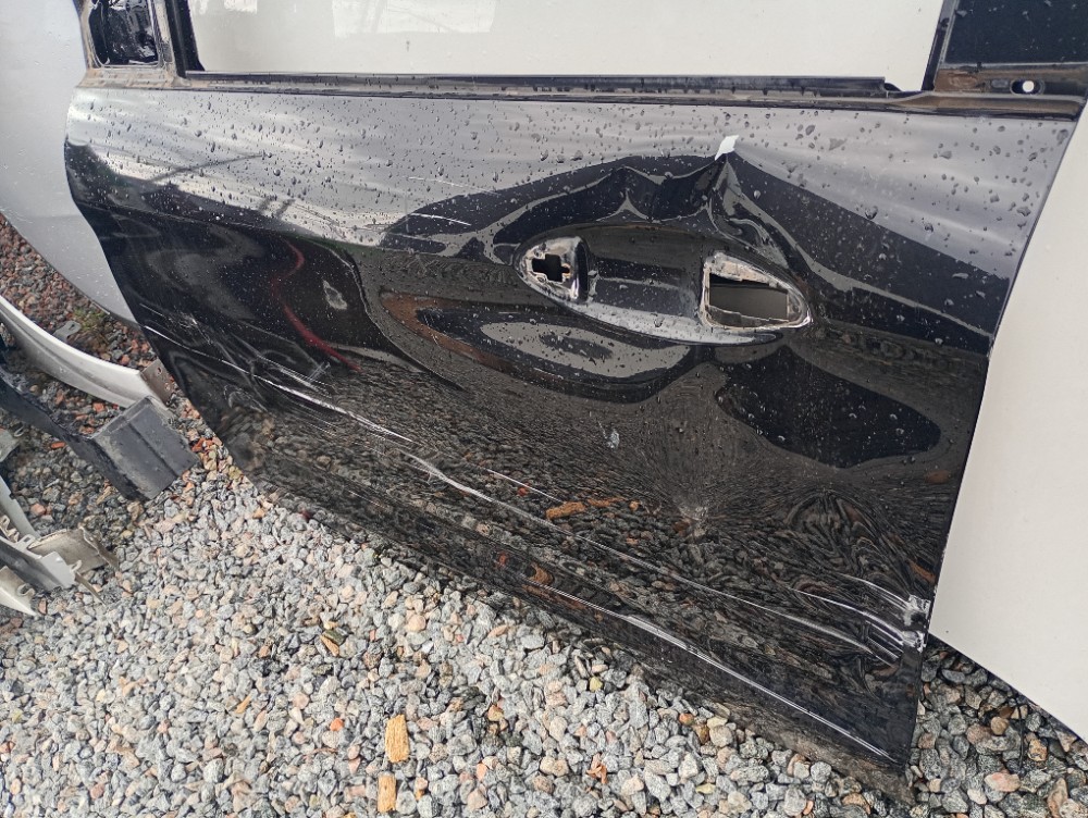 Porta dianteira esquerda Ford Ka 2014/2021 3