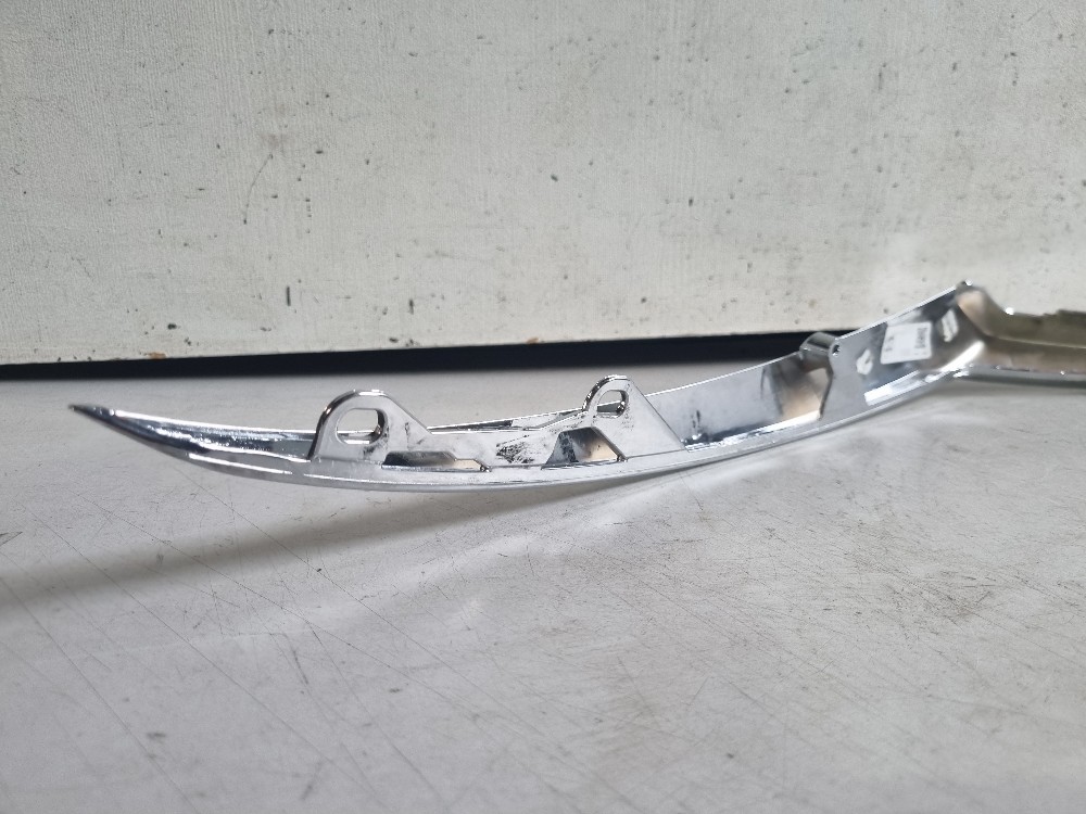 Friso Esquerdo Da Grade Nissan Kicks 2021/2024 Semi-novo 5