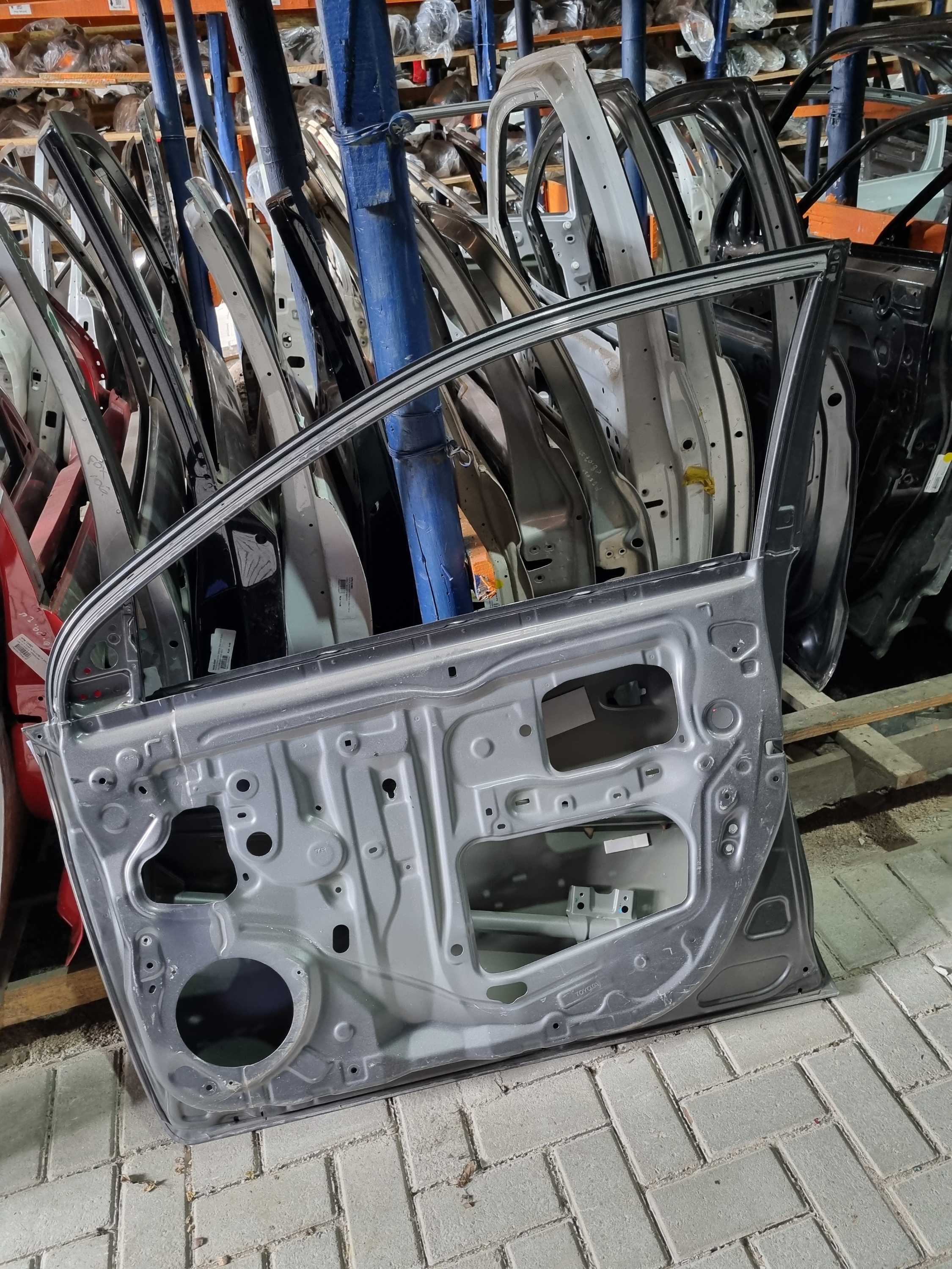 Porta Dianteira Direita Yaris 2017/2024 Recuperada Original Direito 2