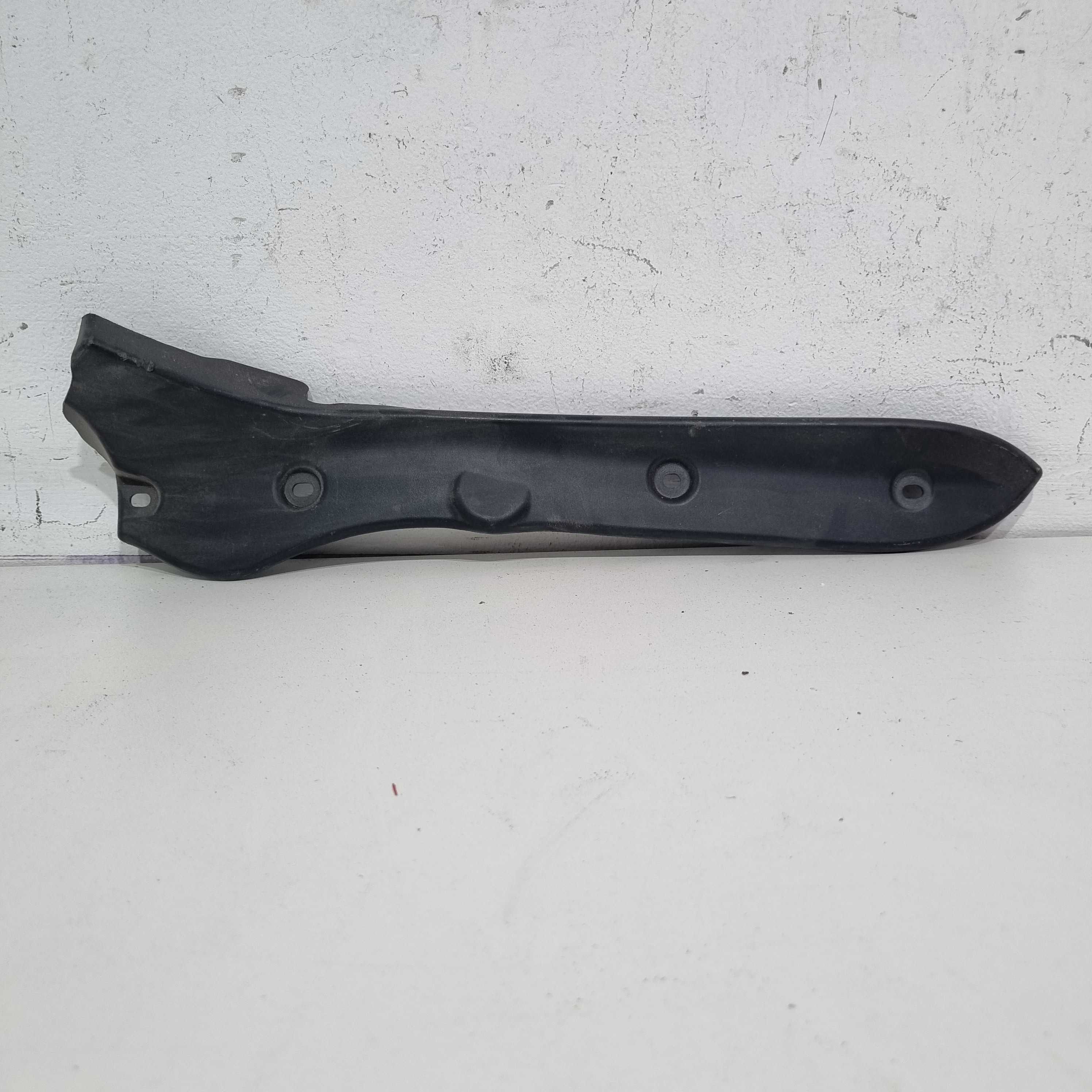 Moldura Esquerda Da Tampa Traseira Jeep Compass 2017/2020 1
