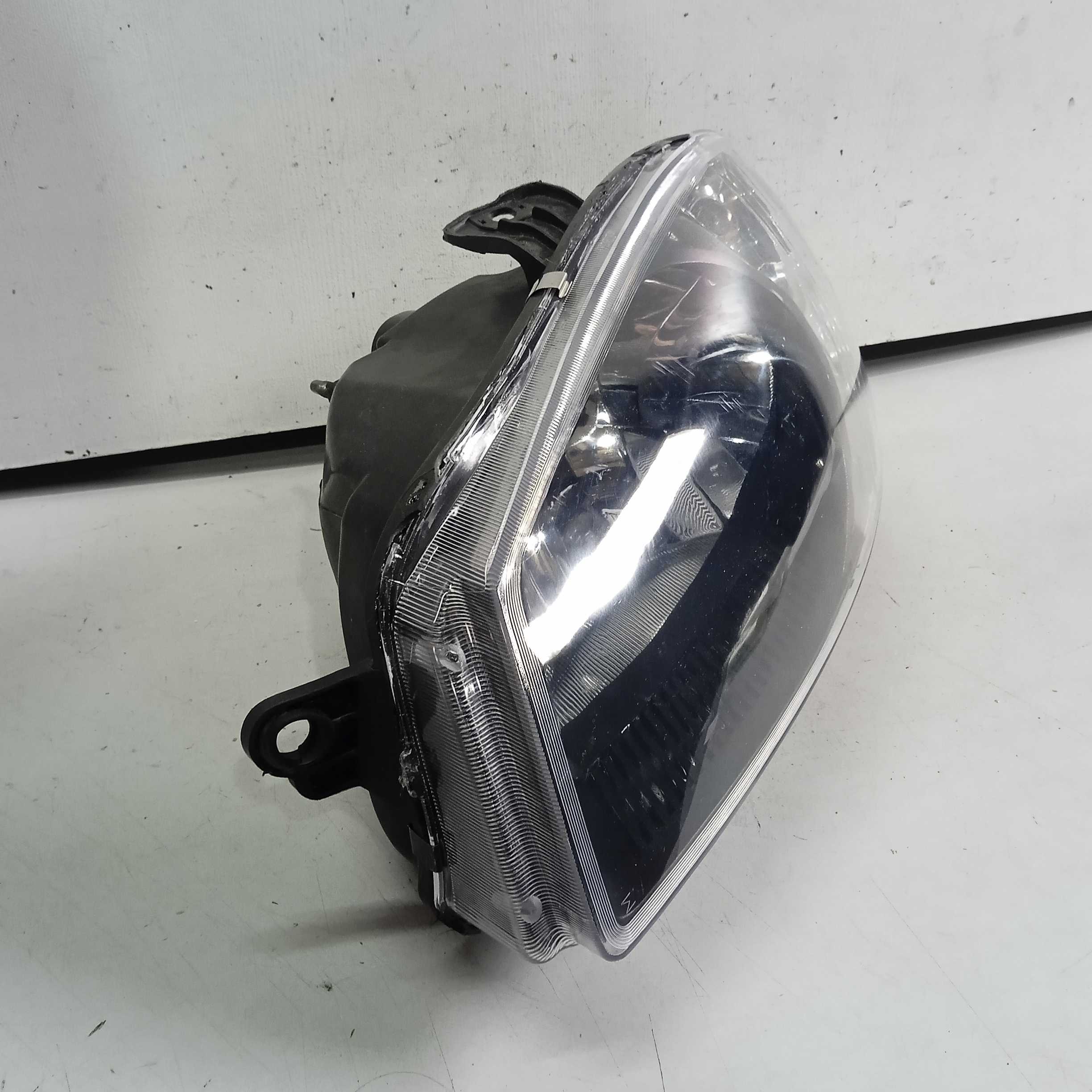 Farol Esq Masc. Negra Fiat Strada Working 2013/2019 Rec 3