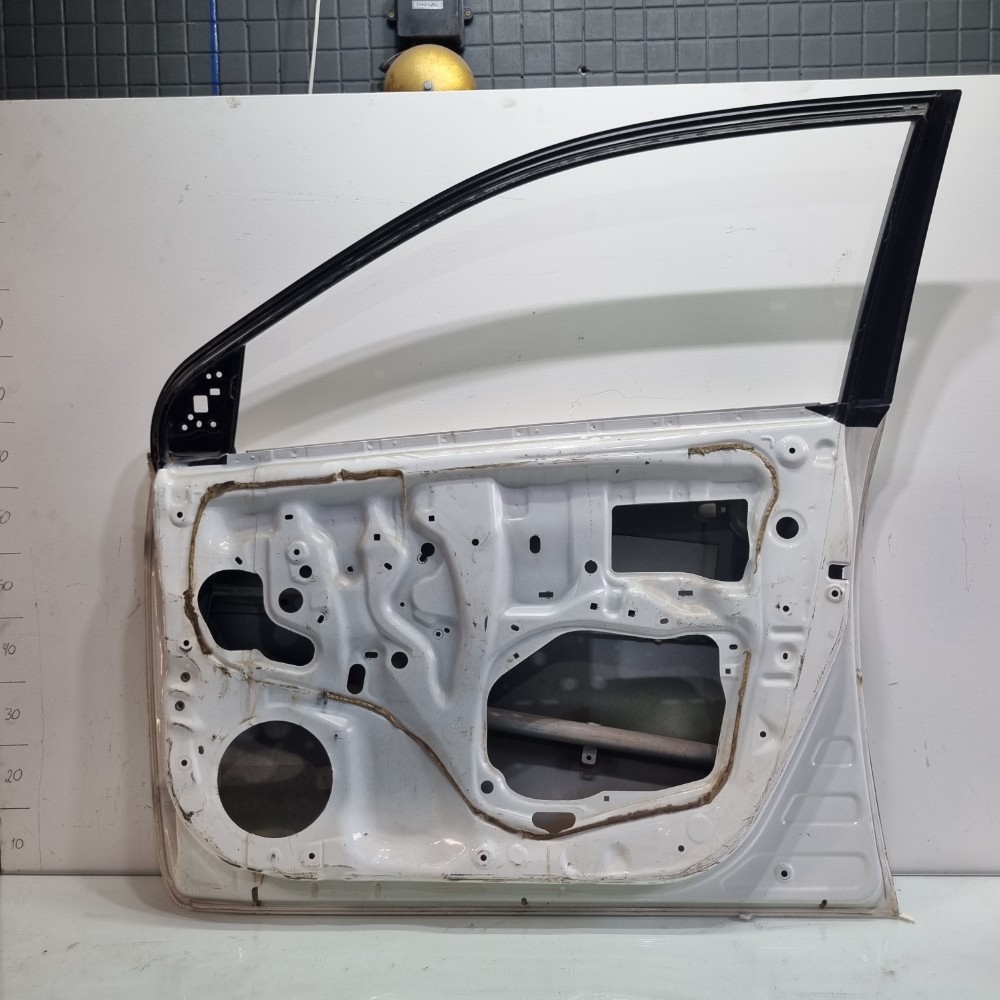 Porta Dianteira Do Lado Direito Toyota Corolla 2012/2014 Dianteira 2