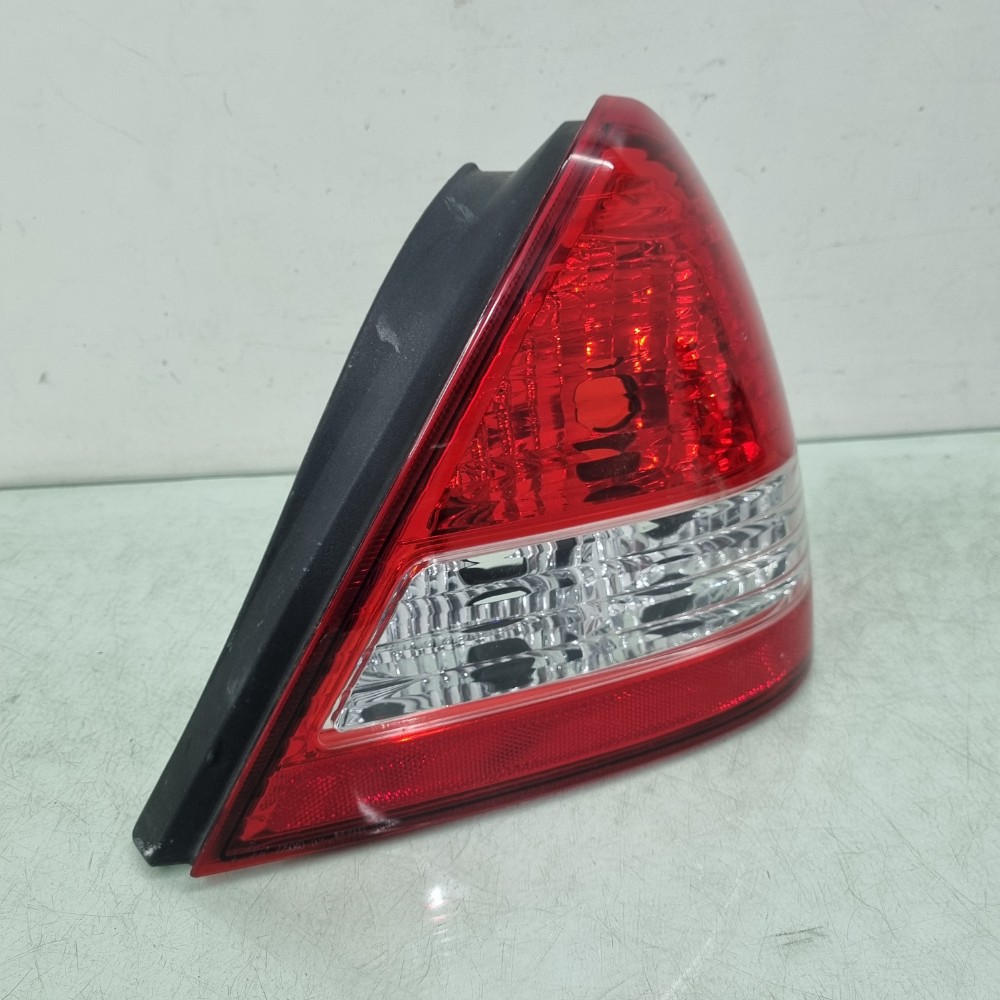 Lanterna Lado Direito Do Nissan Tiida Sedan 2013/2015 Usado. 3