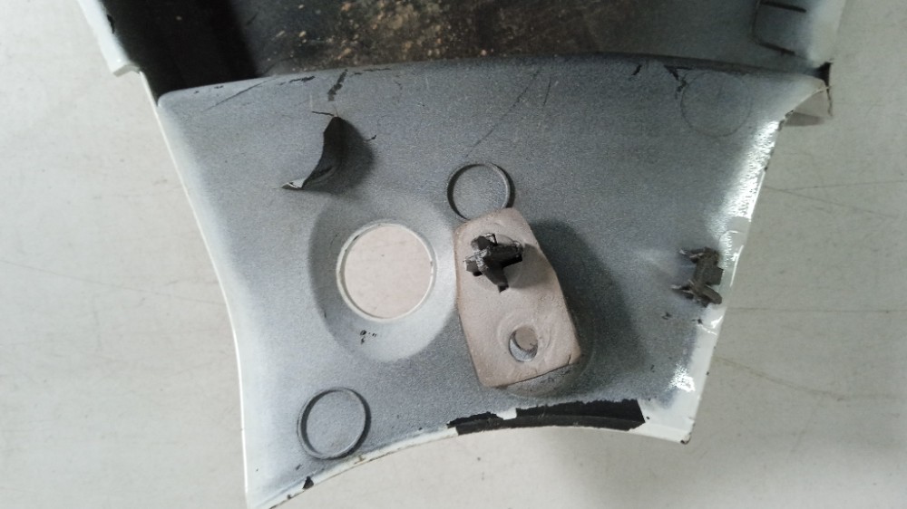 Ponteira Lado Esq Do Para-choque Tras. Kwid 2022/2025 Usado. 4