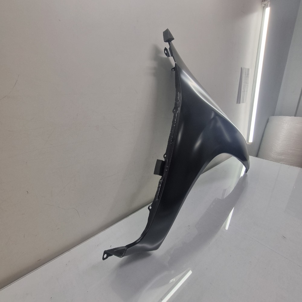 Paralama Direito S/furo Toyota Hilux Srv Modelos 2016/2020 3