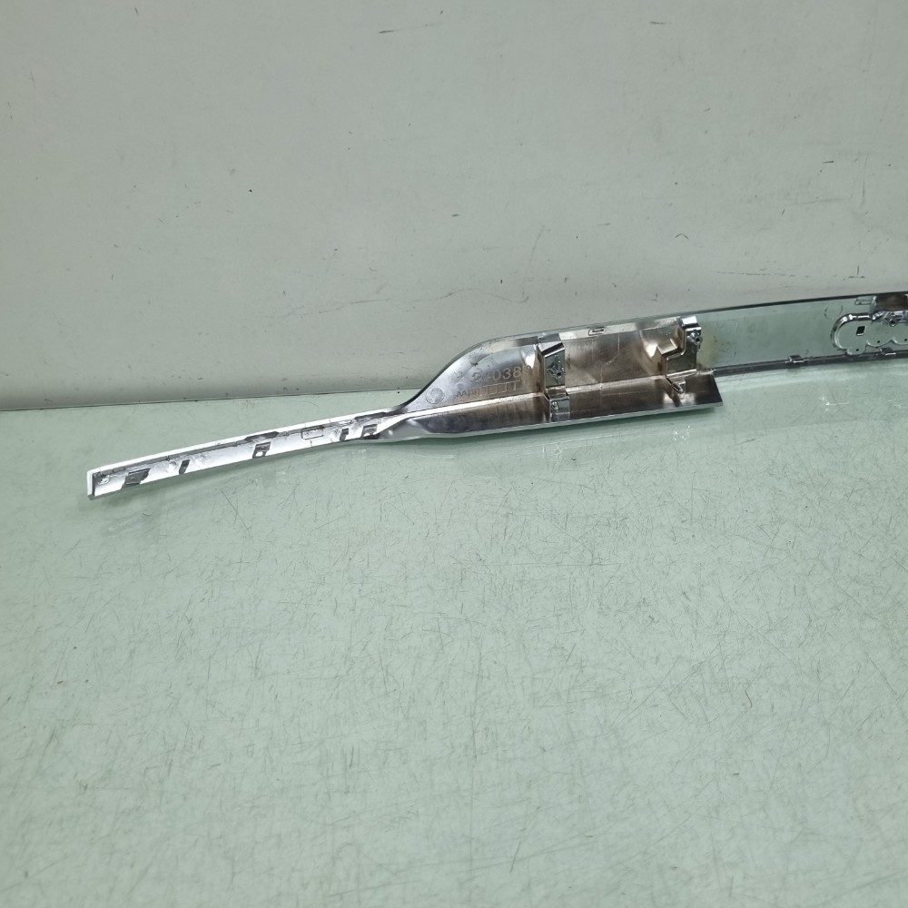 Friso Da Tampa Traseira Jeep Commander 2002/2025 Usado 5