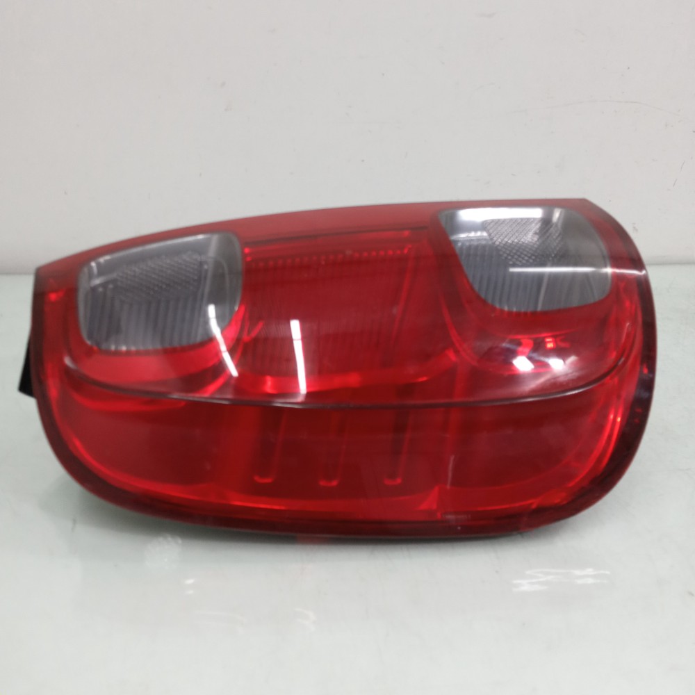 Lanterna Direita Fiat Uno Vivace 2010/2015 Recuperado 2