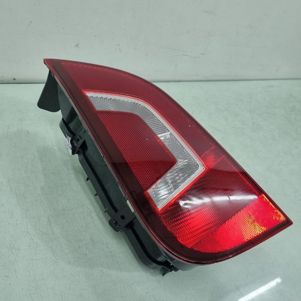 Lanterna  Lado Esquerdo  Volkswagen Up 2013/2017 Recuperado. Esquerdo/motorista 3