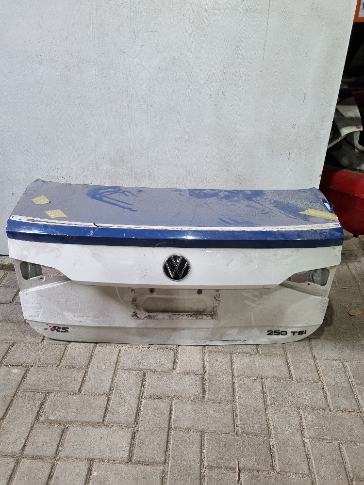 Tampa Traseira VW Virtus 2017/2023 Recuperada 1