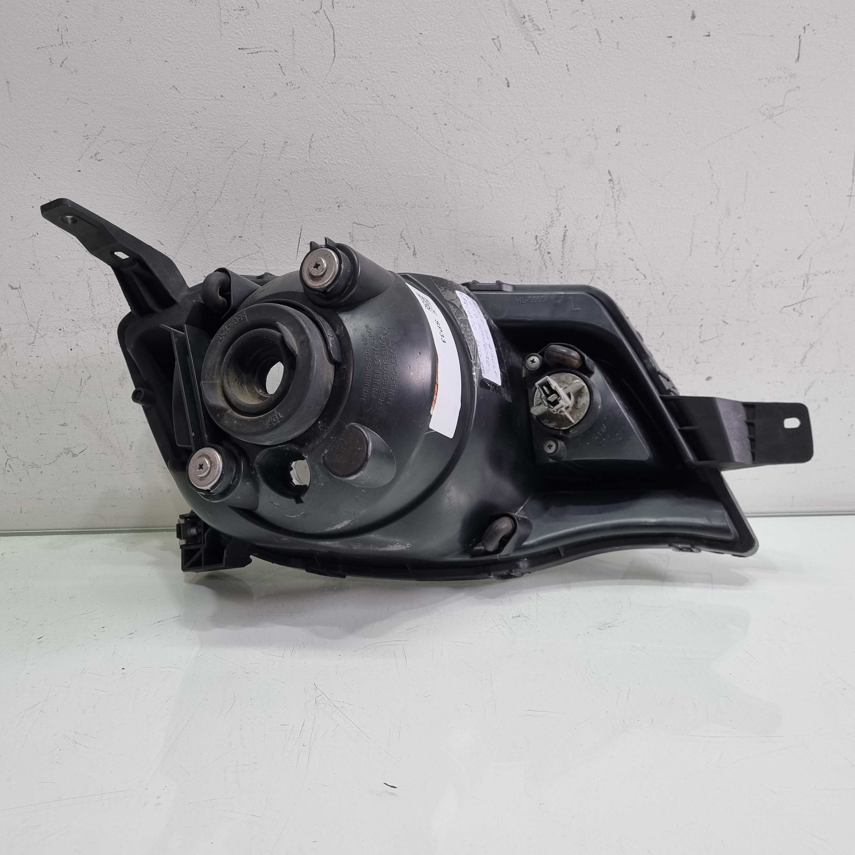 Farol lado esquerdo Renault Kwid mascara negra 2017/2021 3