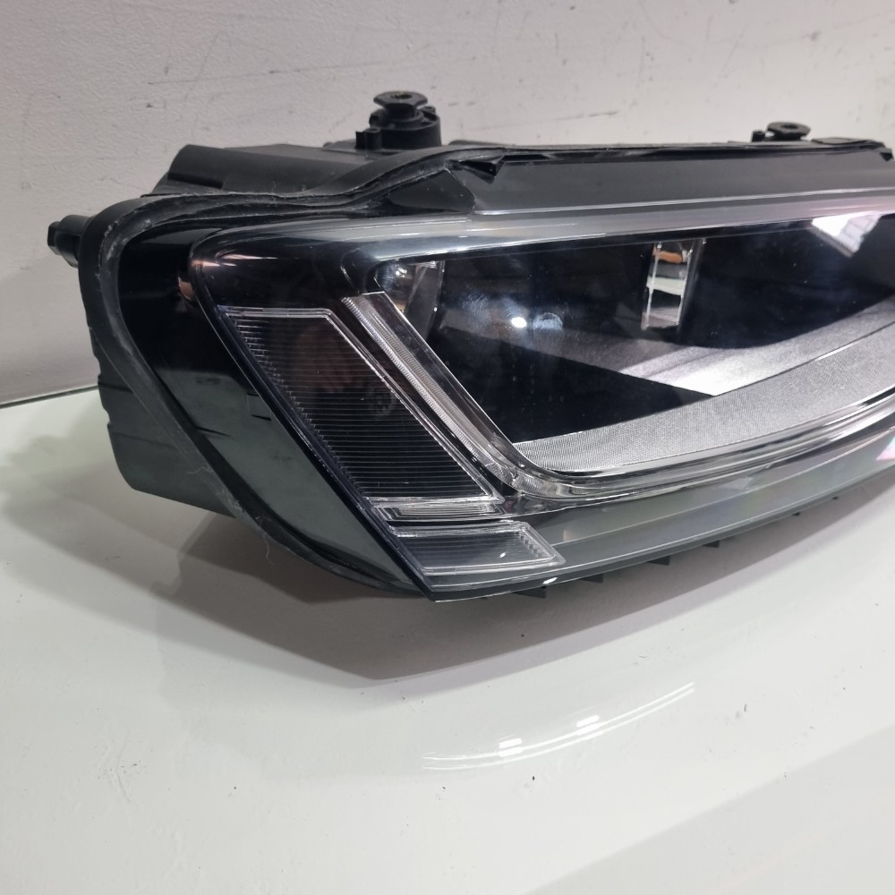 Farol Com Led Do Lado Direito Volkswagen Jetta 2015/2018 Direito/passageiro 3