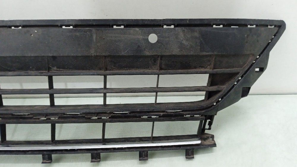 Grade Inferior Para-choque Diant Vw Polo 2017/2022 Seminova 3