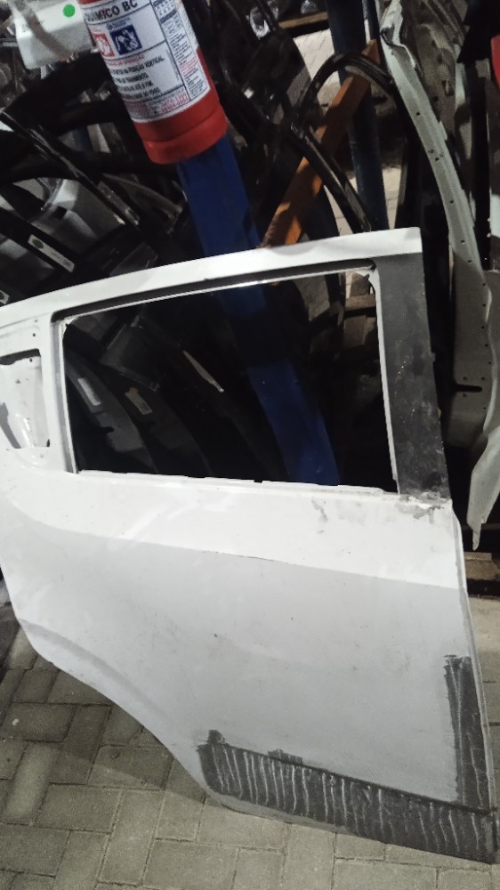 Porta traseira lado direito Chevrolet Sonic 2012/7 1