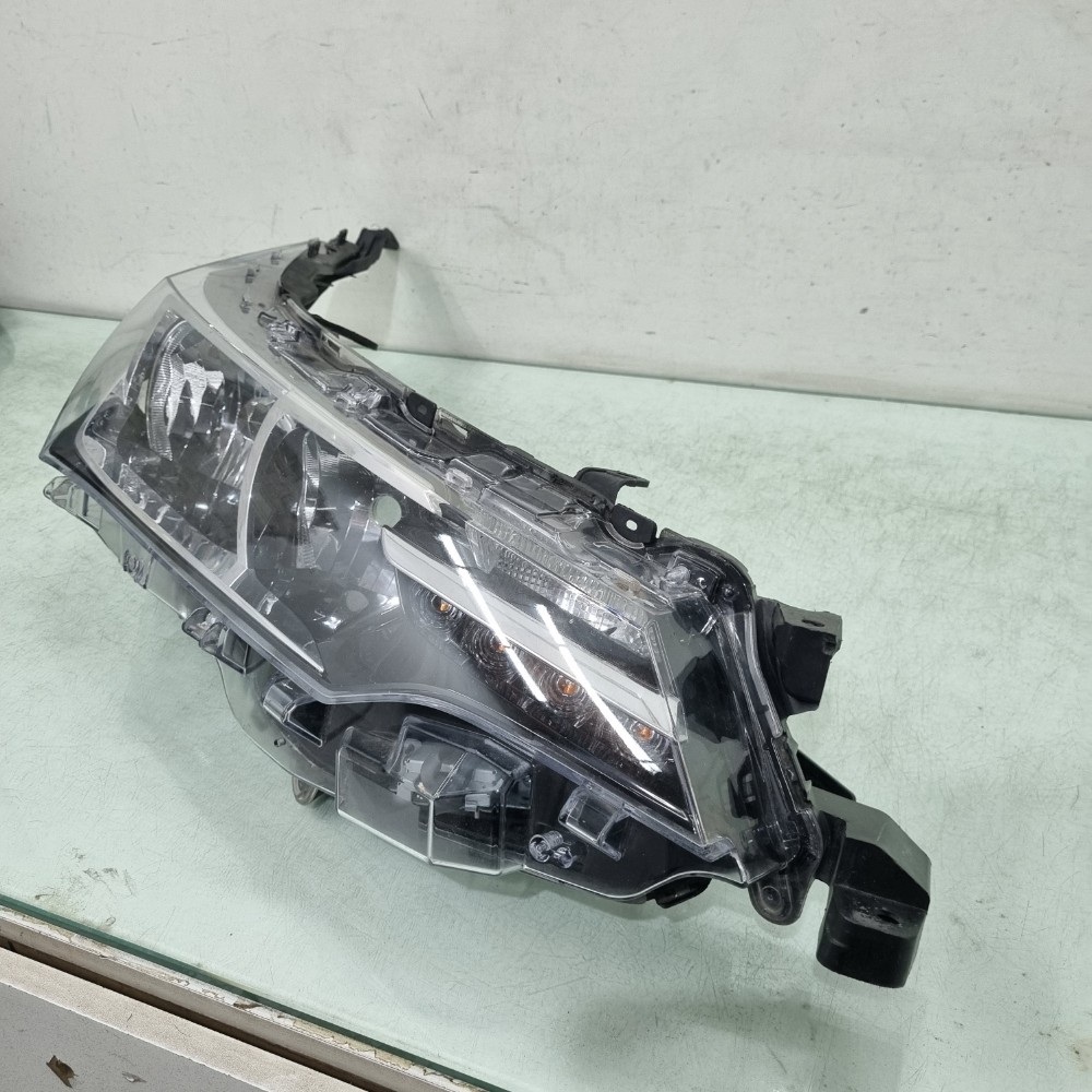 Farol Do Lado Direito Toyota Corolla Modelos 2018/2020 – Direito/passageiro 2