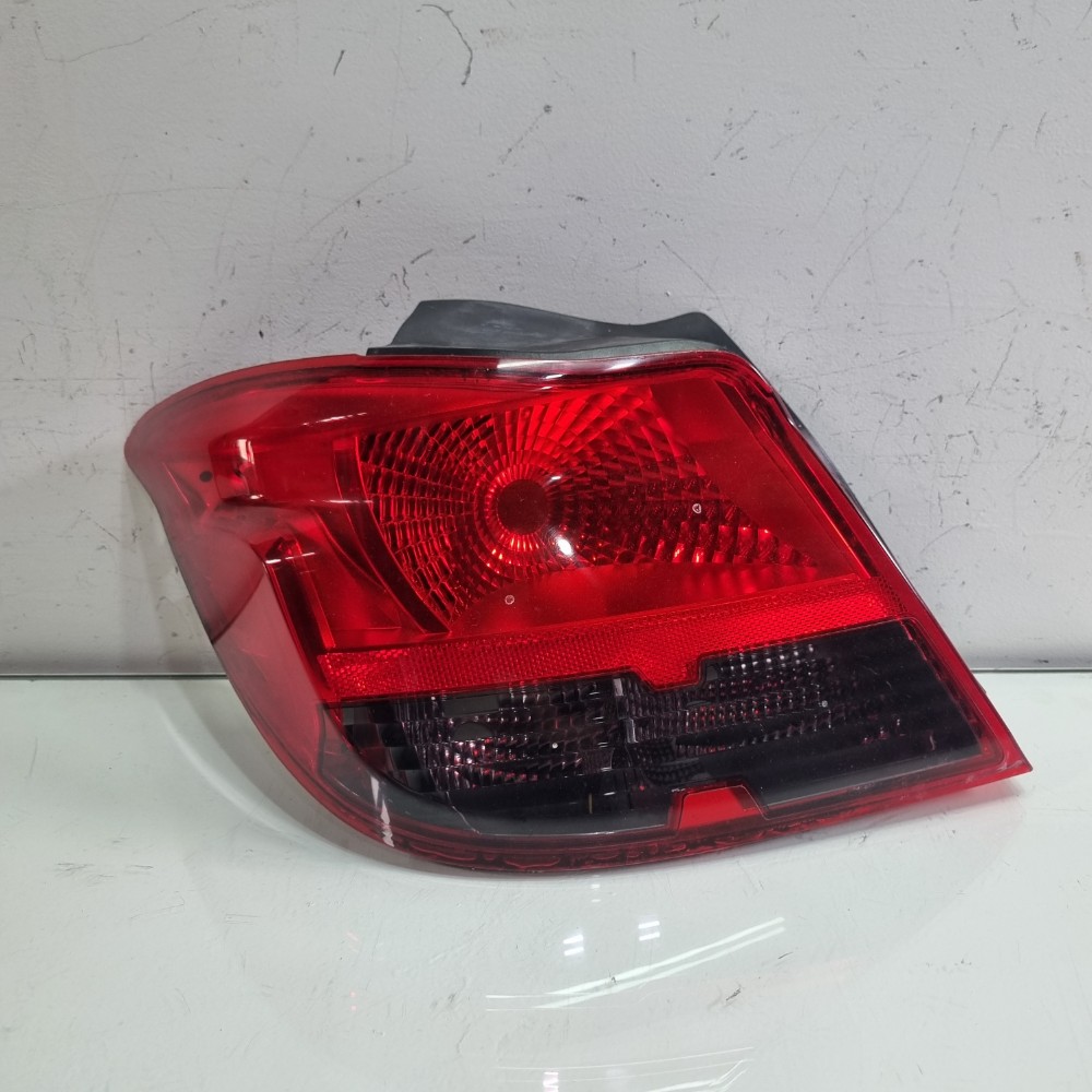 Lanterna Fumê Do Lado Esquerdo Chevrolet Onix 2013/2017 Esquerdo/motorista 1