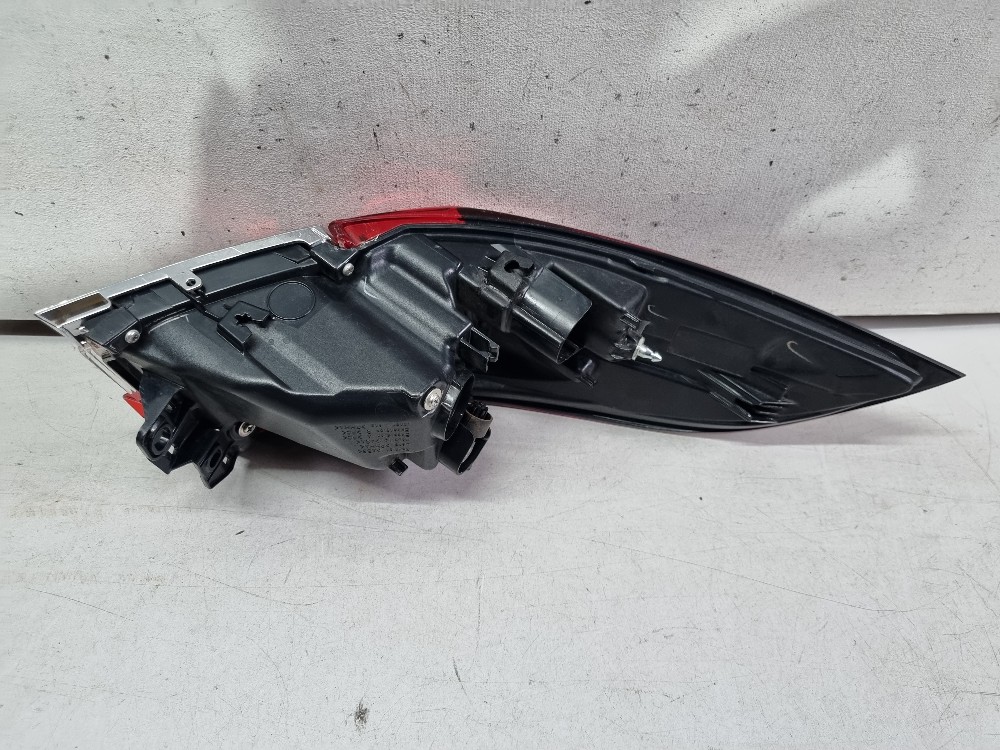 Lanterna direita Toyota Corolla 2021/2023 usada original 6