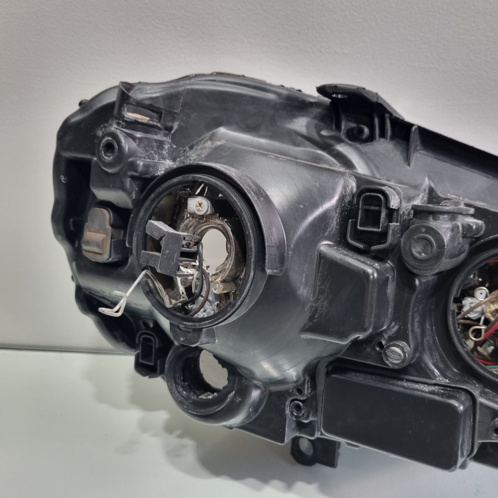 Farol Do Lado Esquerdo Volkswagen Polo Modelos 2010/2014 Esquerdo/motorista 3