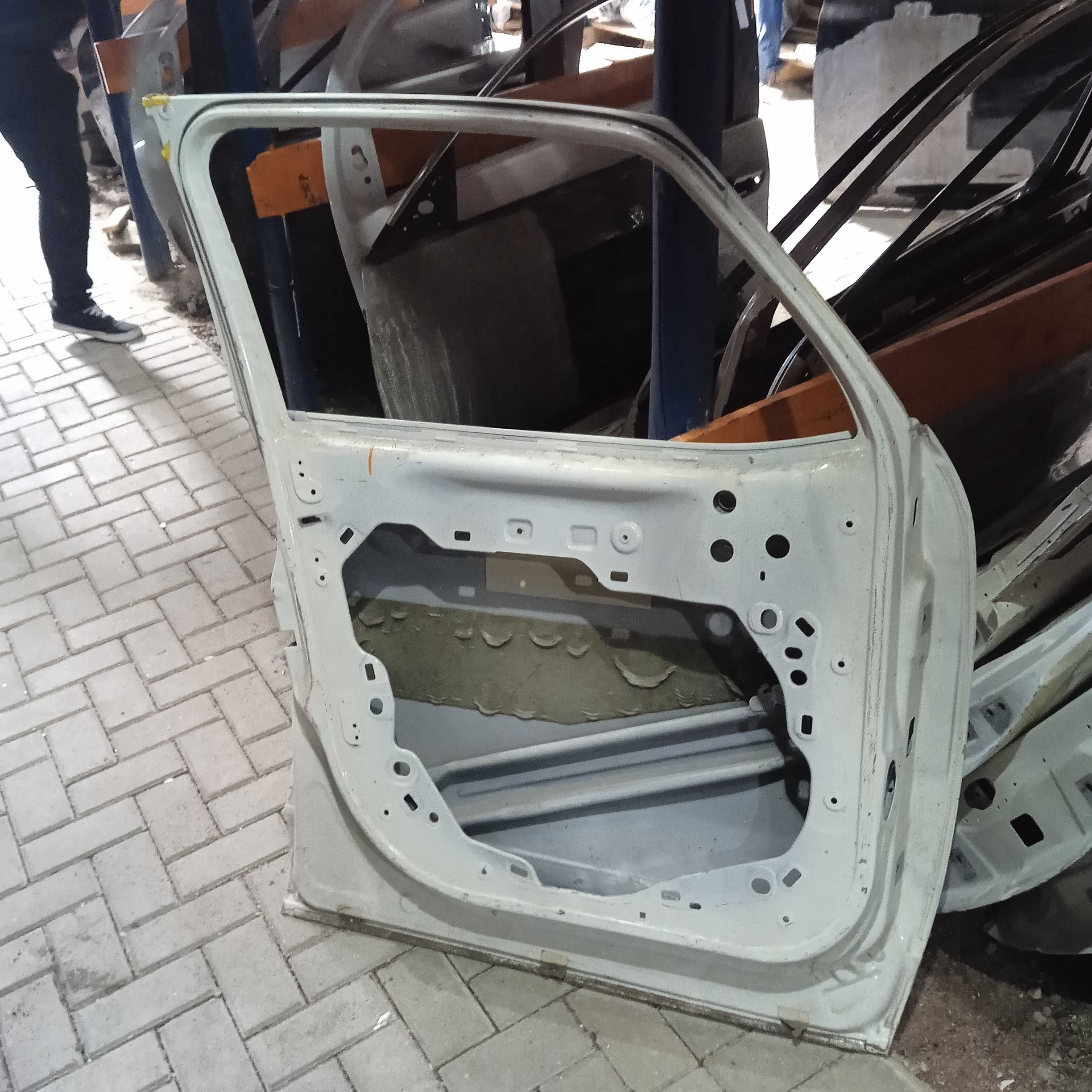 Porta dianteira esquerda recuperado renegade 2016/2023 2