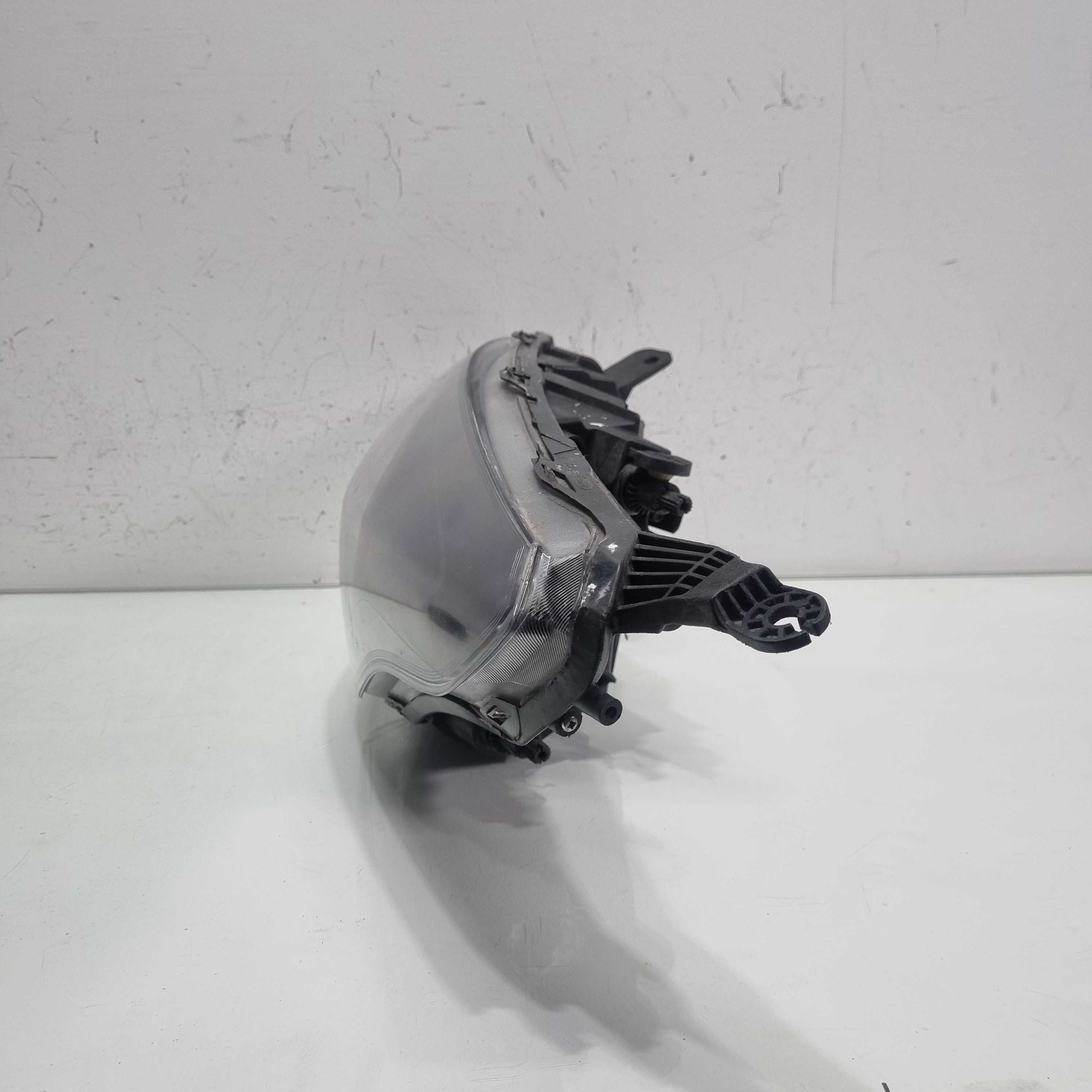Farol lado esquerdo Ford Ka mascara negra 2018/2022 2