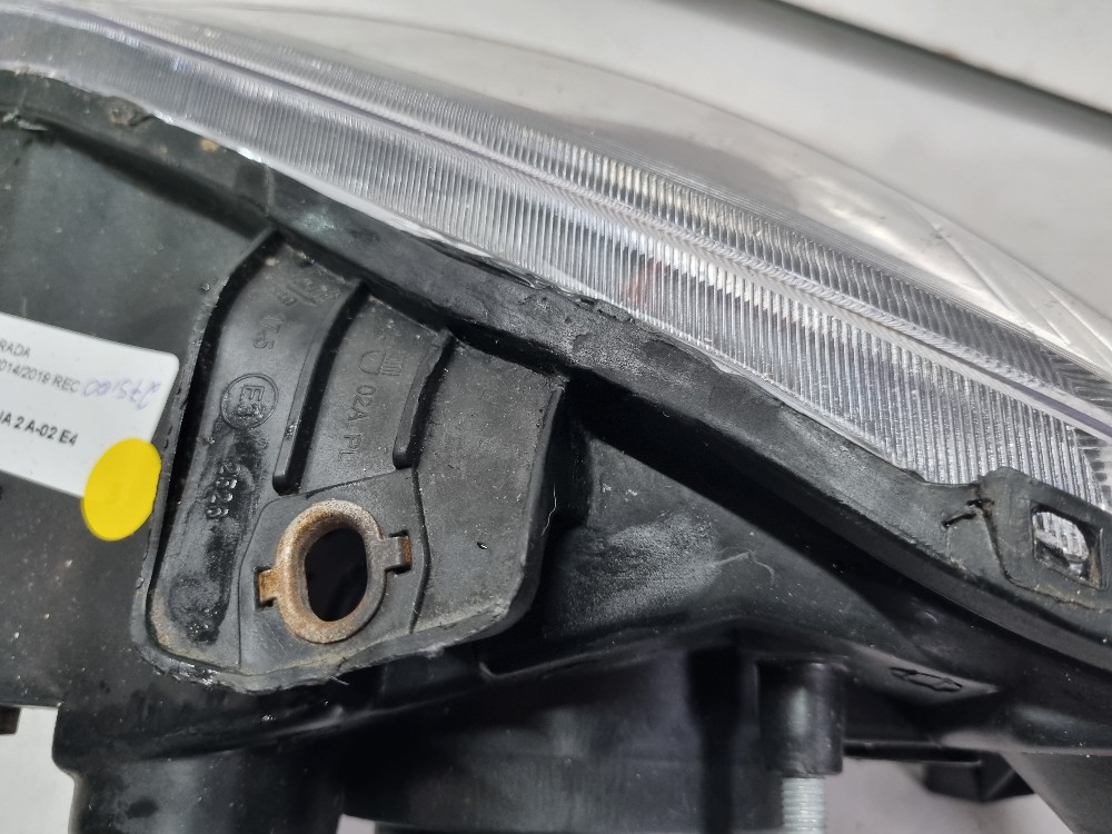 Farol Direito Para Fiat Strada Working 2014/2019 Seminovo. 8