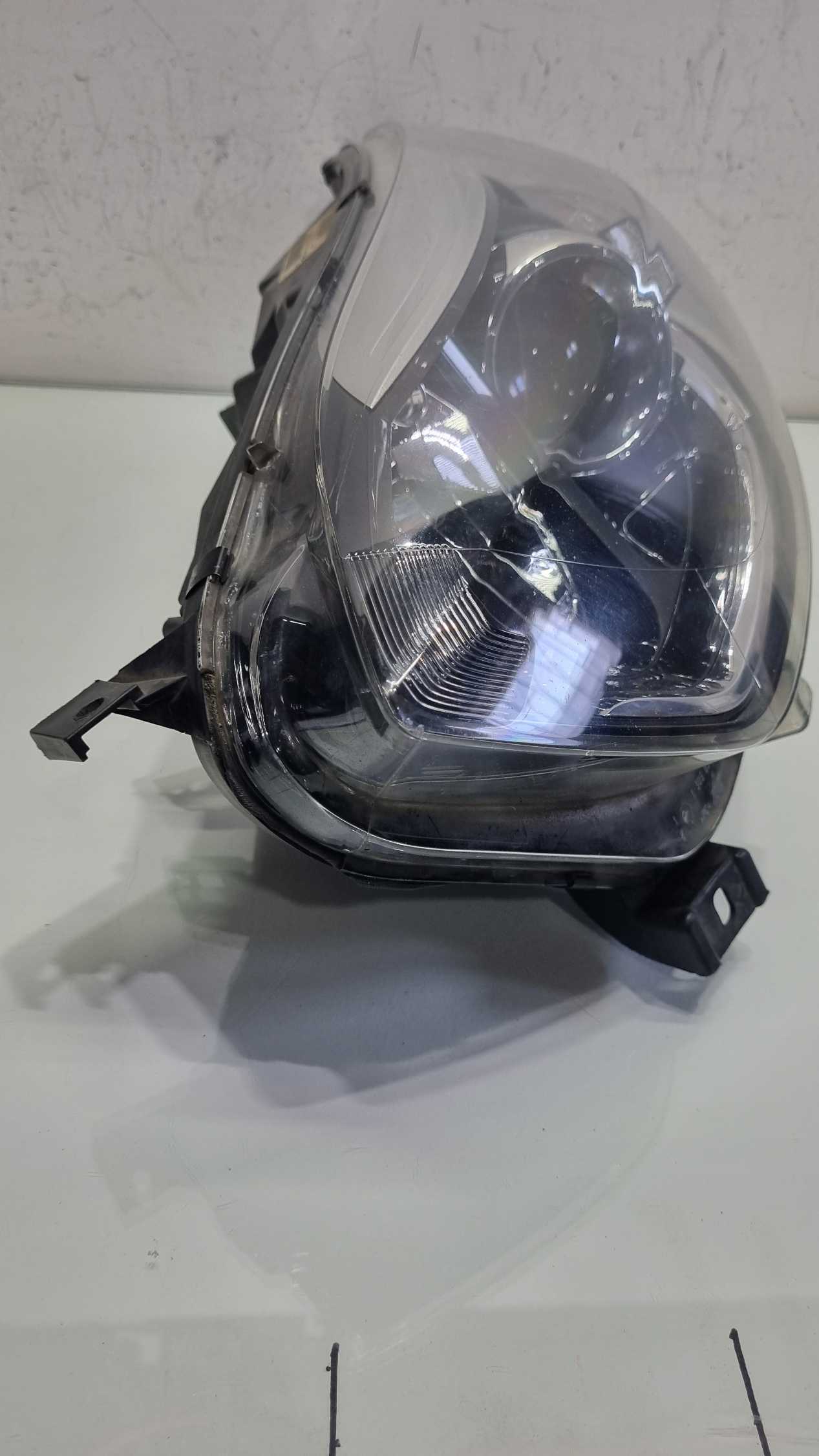 Farol lado esquerdo máscara negra Renault Captur 2017/2020 3