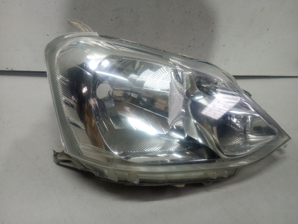Farol Direito Toyota Etios 2013 / 2015 Recuperado 3