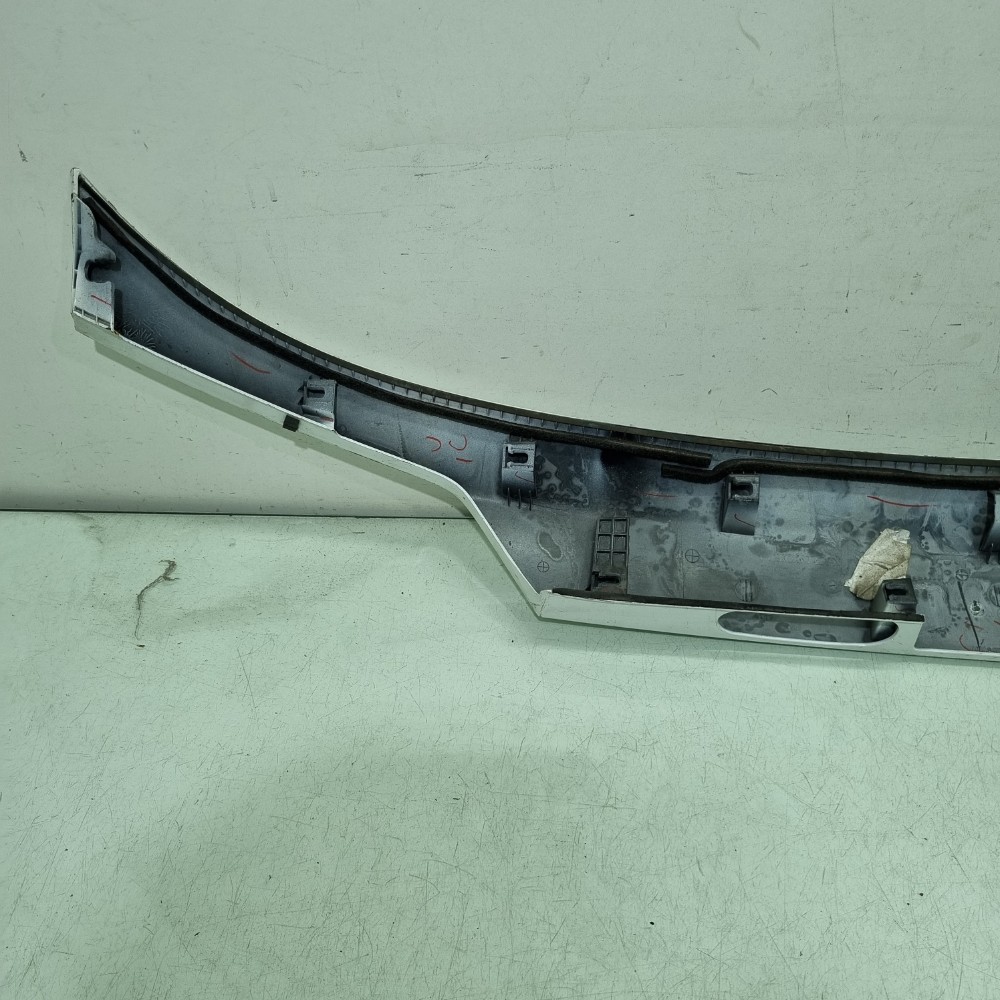 Aplique Tampa Traseira Honda Hr-v Modelos 2015/2018 Branco 4