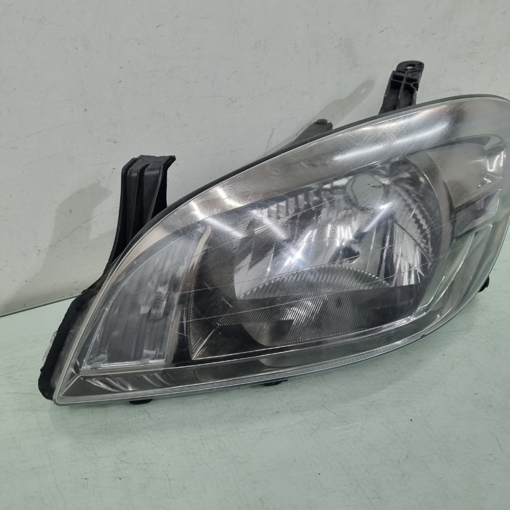 Farol Esquerdo Fumê Chevrolet Celta 2010 2011 2012 2013 Esquerdo/motorista 1